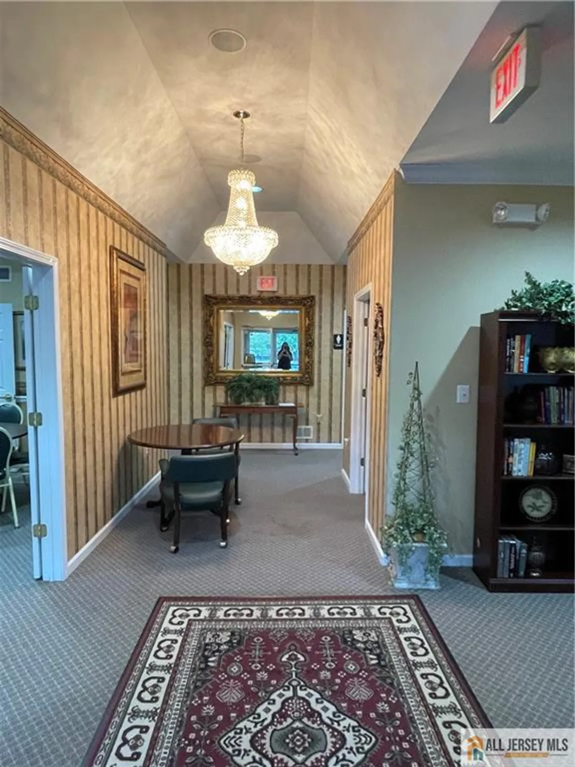 Property Slideshow image 37 of 48 | 10 holly manor ct, Helmetta, NJ, 08828