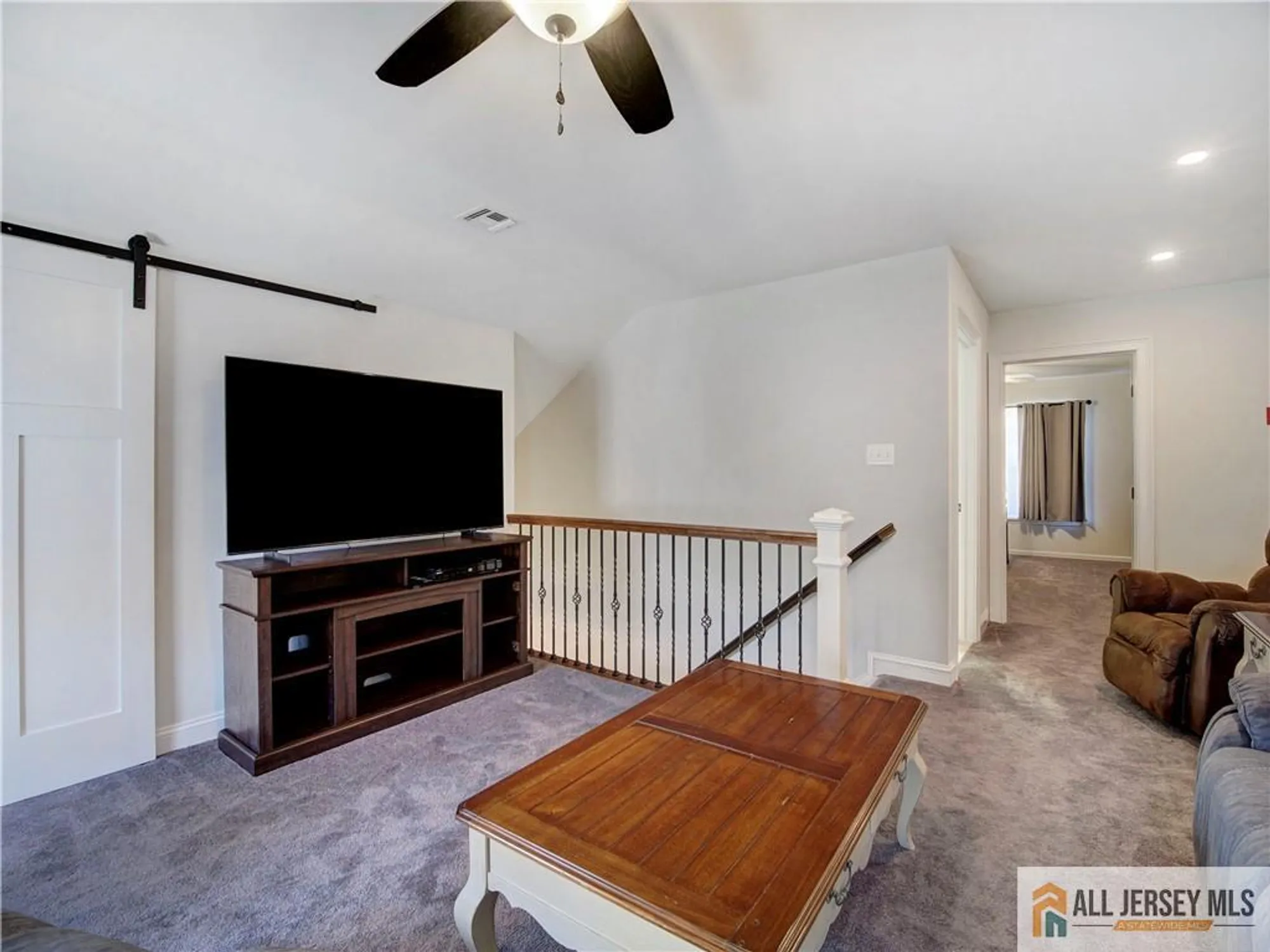 Property Slideshow image 24 of 48 | 10 holly manor ct, Helmetta, NJ, 08828