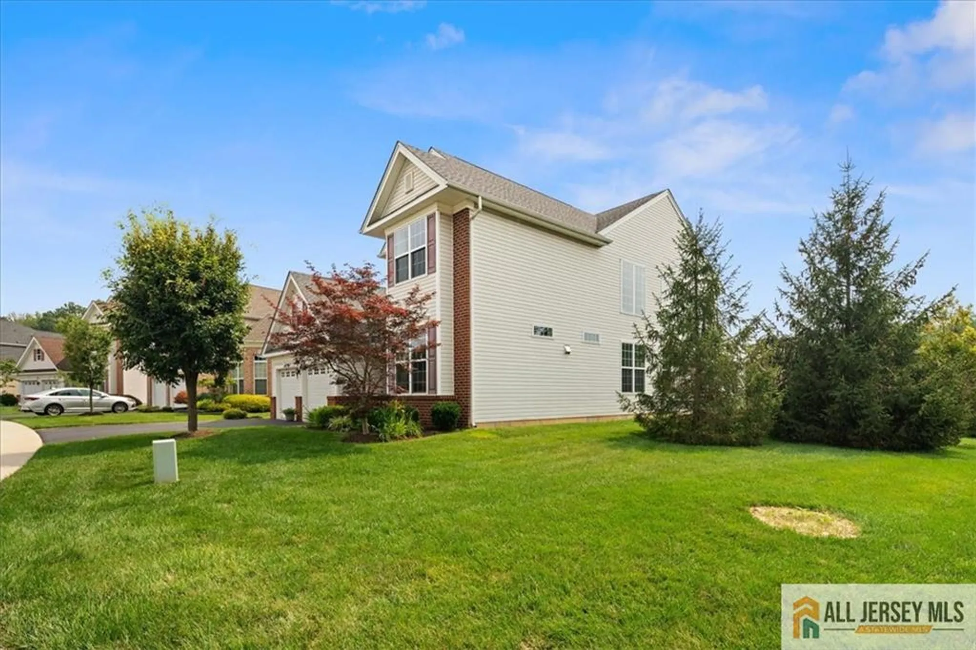Property Slideshow image 41 of 61 | 19 dunwell dr, Kendall Park, NJ, 08824