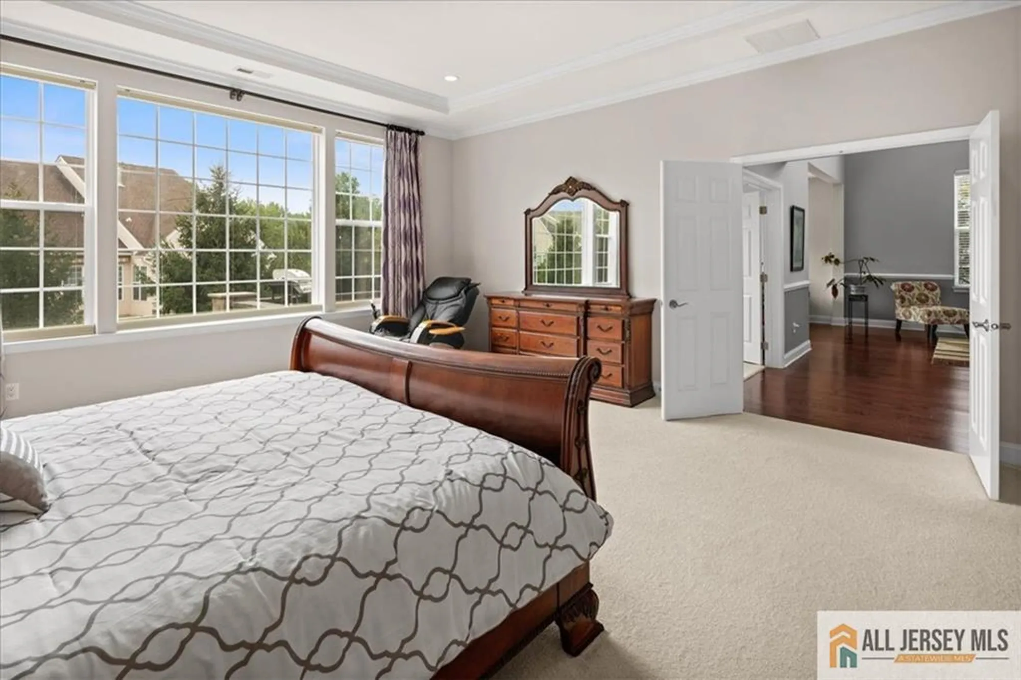 Property Slideshow image 25 of 61 | 19 dunwell dr, Kendall Park, NJ, 08824
