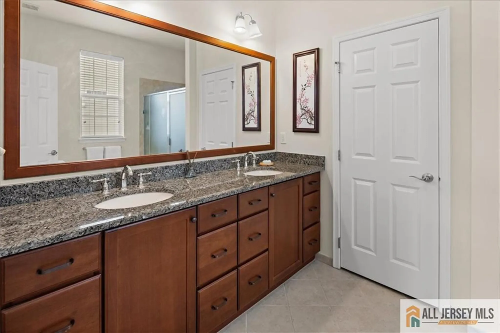 Property Slideshow image 26 of 61 | 19 dunwell dr, Kendall Park, NJ, 08824