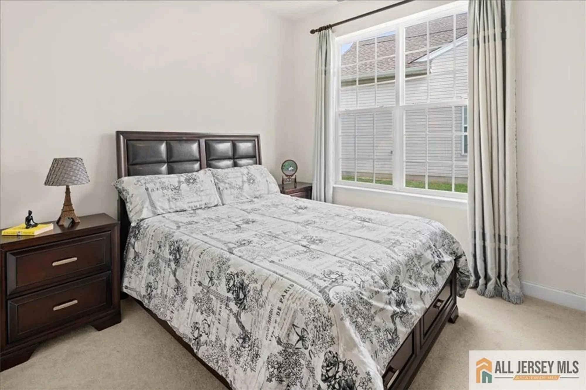 Property Slideshow image 27 of 61 | 19 dunwell dr, Kendall Park, NJ, 08824