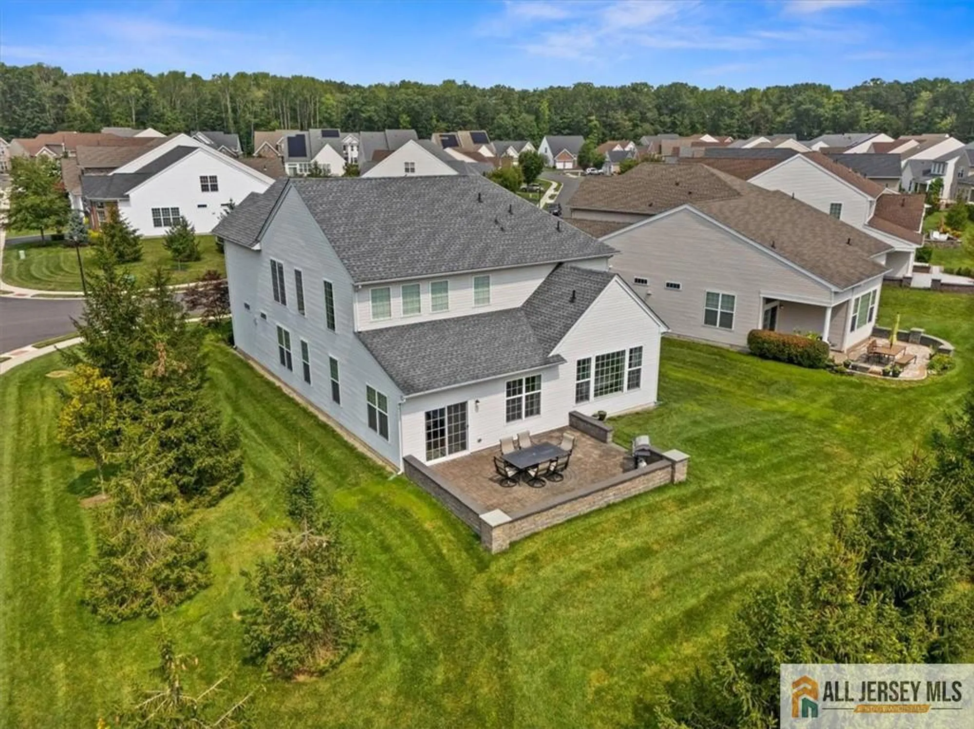 Property Slideshow image 4 of 61 | 19 dunwell dr, Kendall Park, NJ, 08824