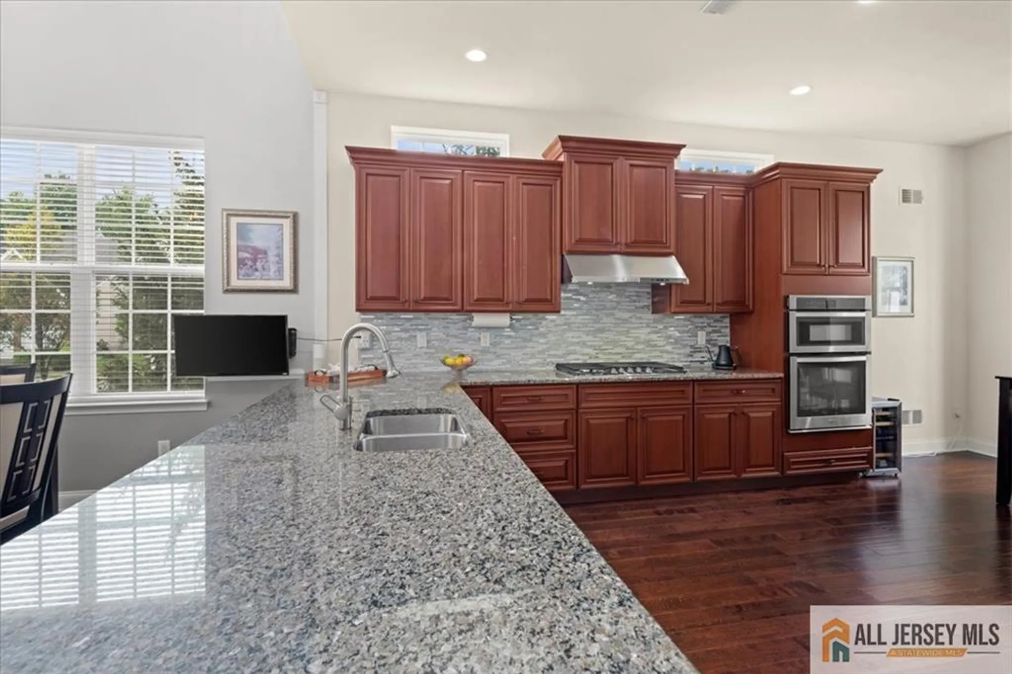 Property Slideshow image 8 of 61 | 19 dunwell dr, Kendall Park, NJ, 08824