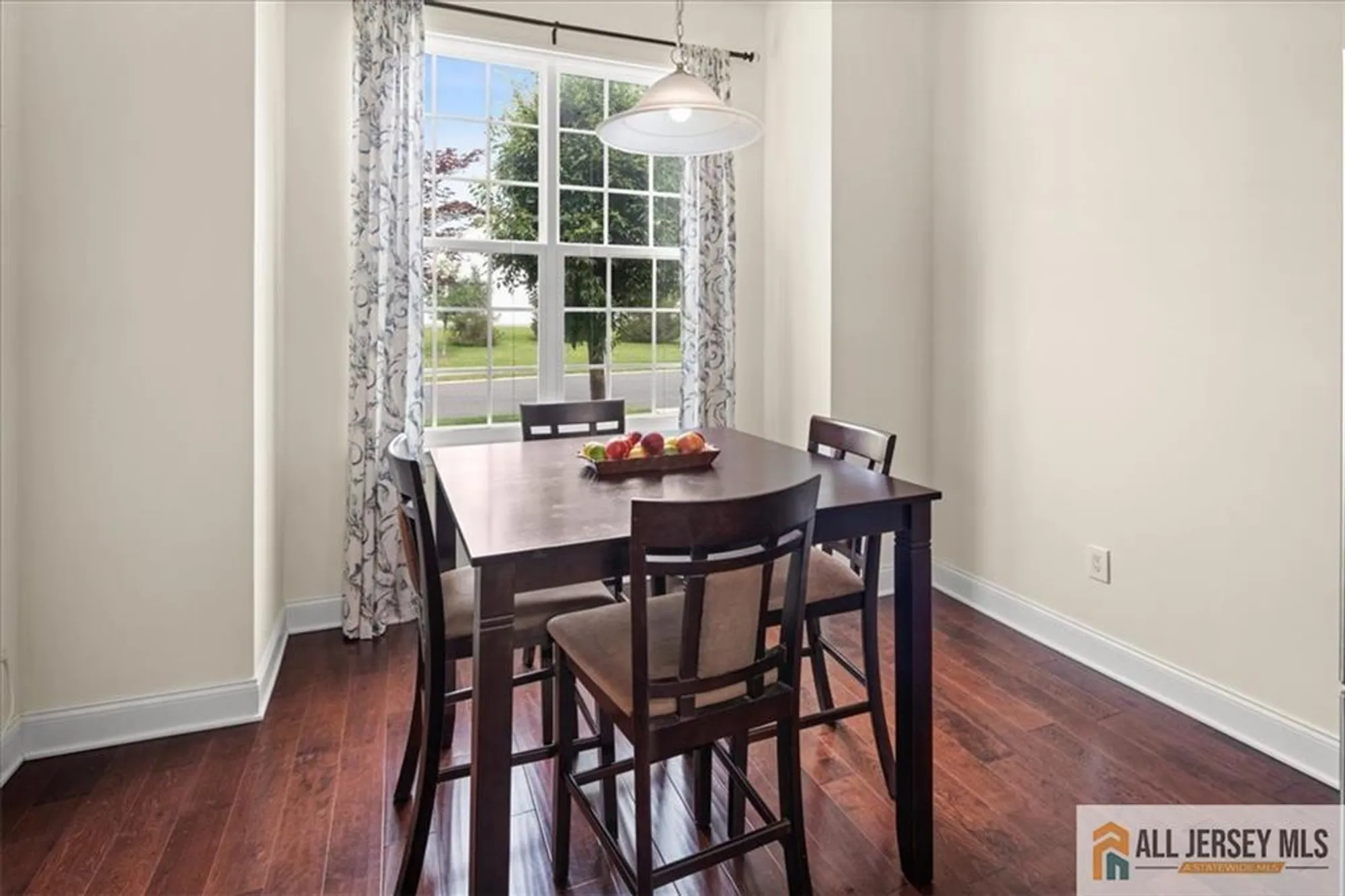 Property Slideshow image 10 of 61 | 19 dunwell dr, Kendall Park, NJ, 08824