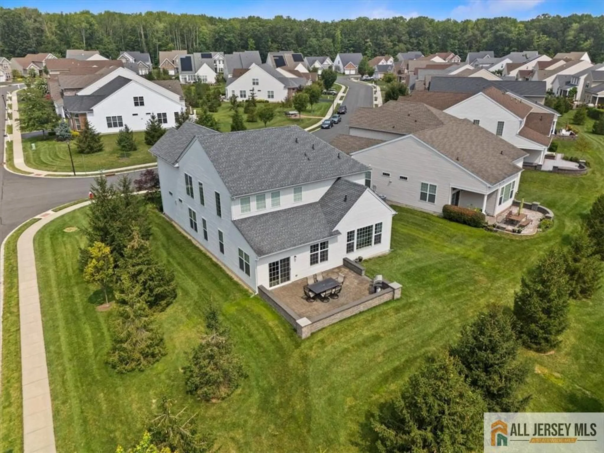 Property Slideshow image 48 of 61 | 19 dunwell dr, Kendall Park, NJ, 08824