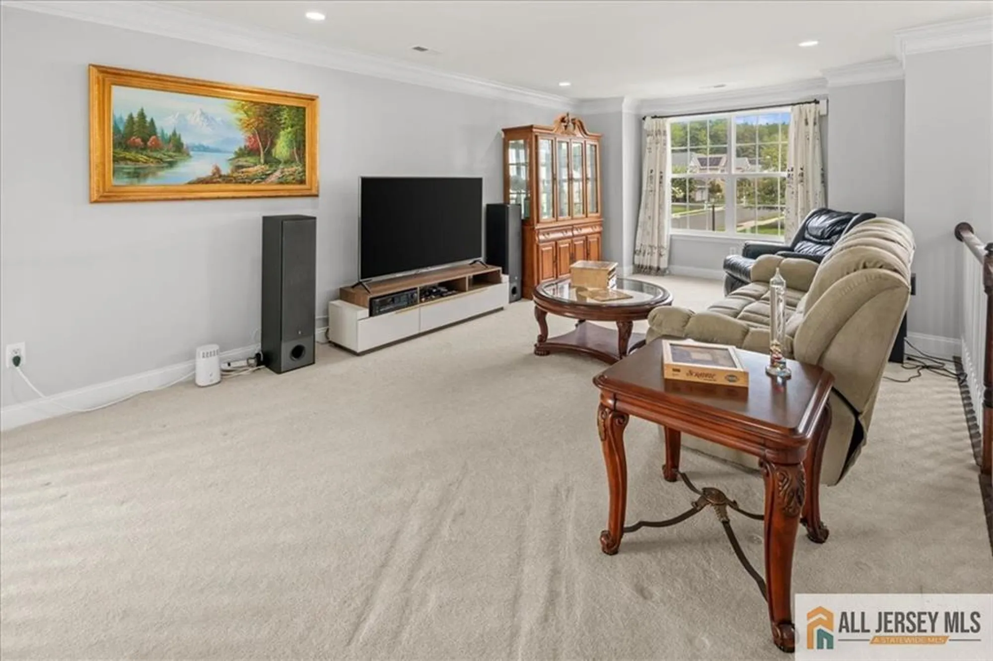 Property Slideshow image 32 of 61 | 19 dunwell dr, Kendall Park, NJ, 08824