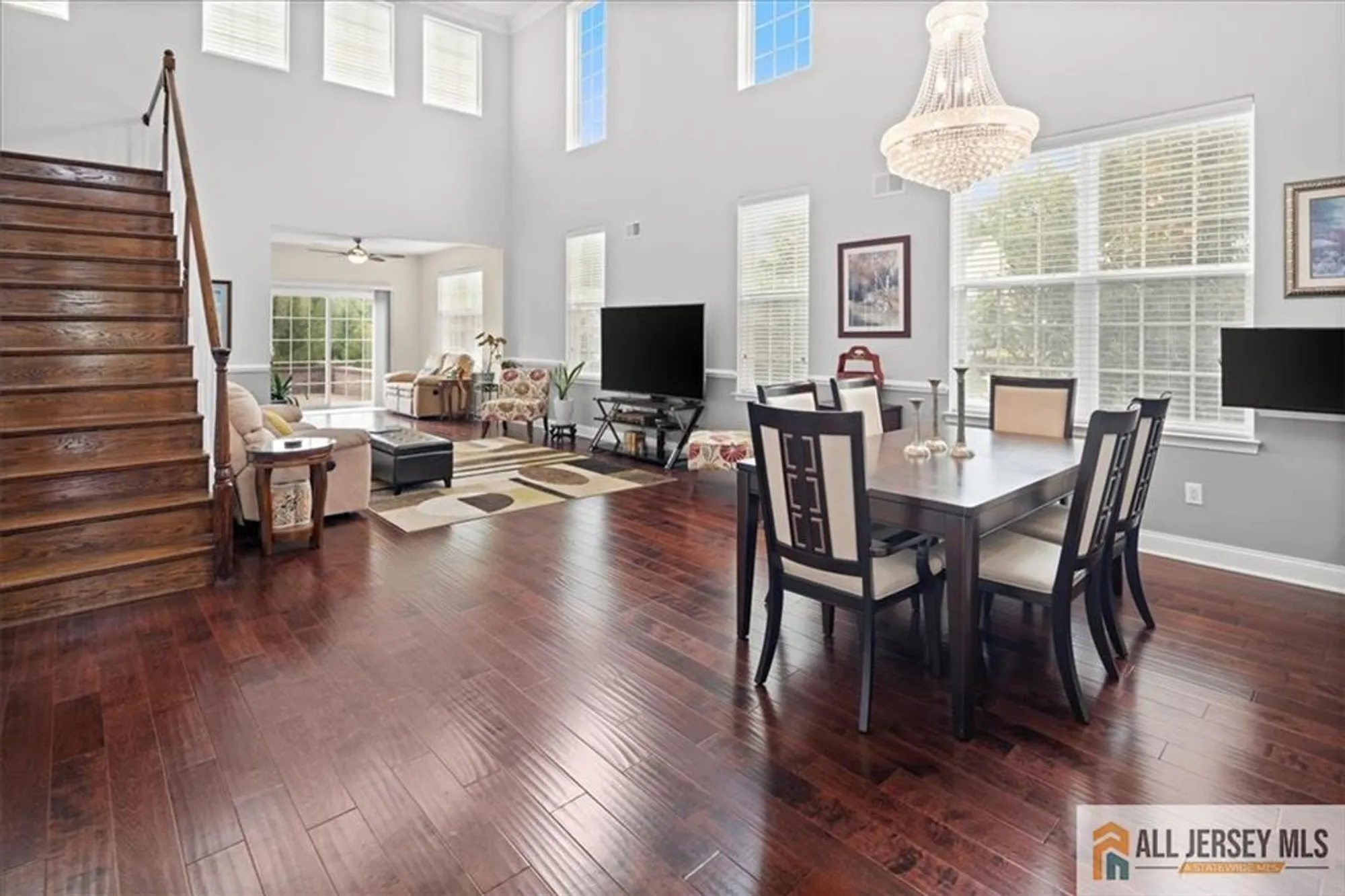 Property Slideshow image 12 of 61 | 19 dunwell dr, Kendall Park, NJ, 08824