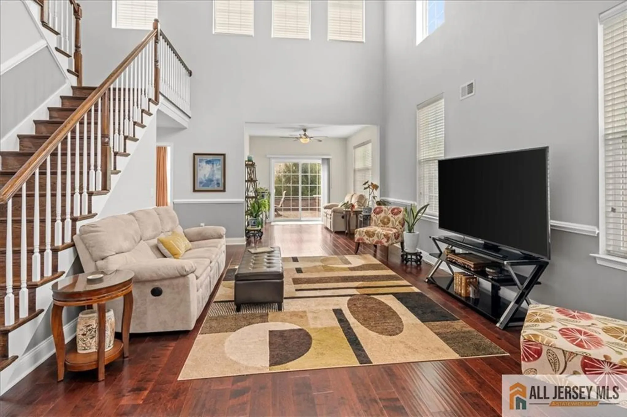 Property Slideshow image 16 of 61 | 19 dunwell dr, Kendall Park, NJ, 08824