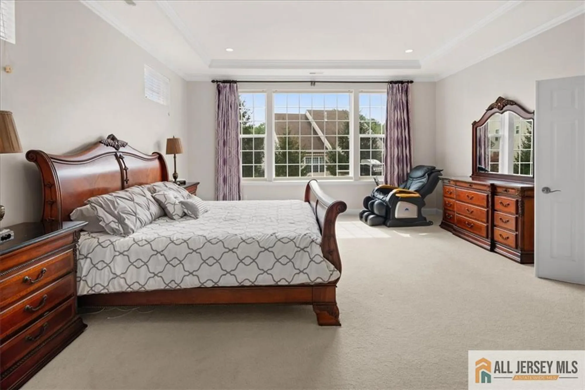 Property Slideshow image 23 of 61 | 19 dunwell dr, Kendall Park, NJ, 08824