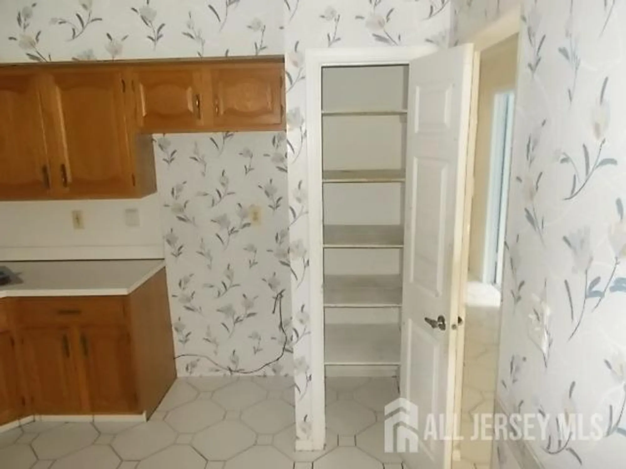 Property Slideshow image 6 of 11 | 29 hillsborough dr b, Monroe, NJ, 08831