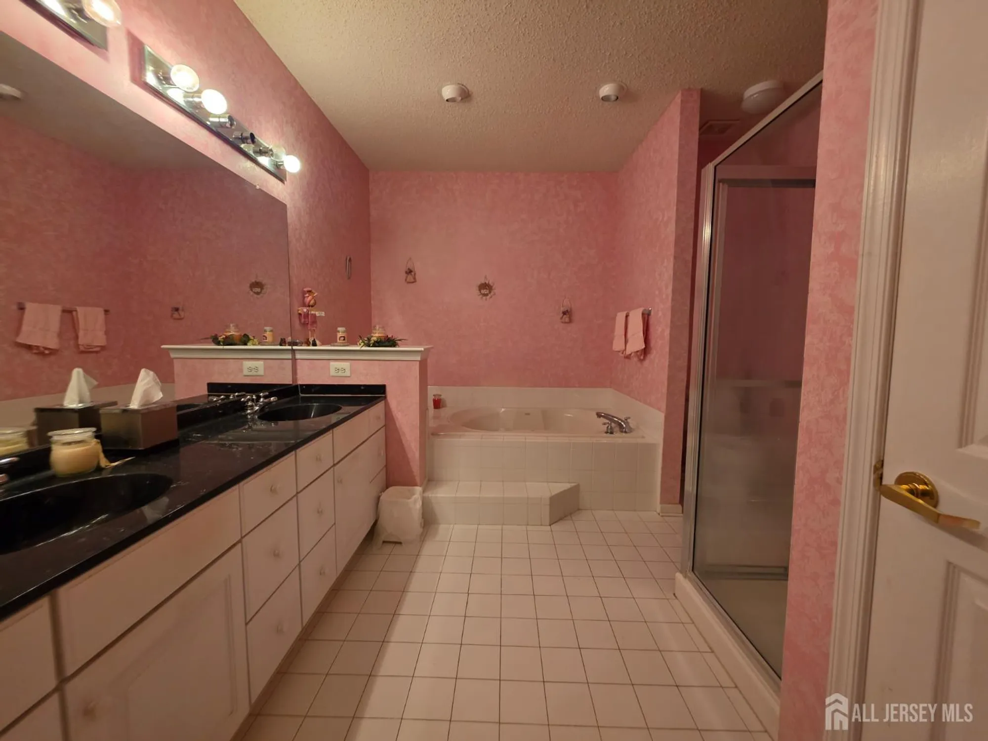 Property Slideshow image 13 of 18 | 34 stonewyck pl, Monroe, NJ, 08831