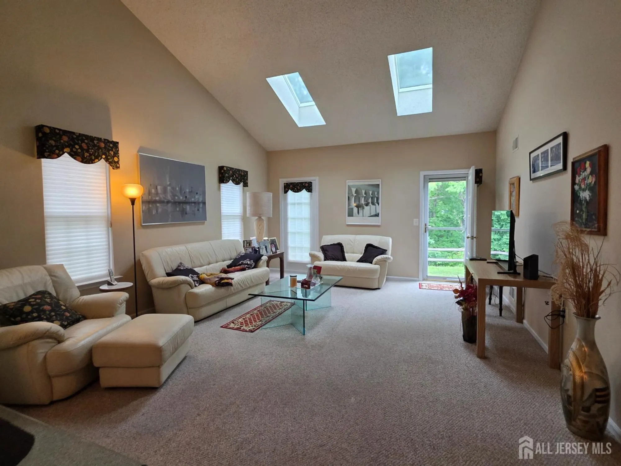 Property Slideshow image 5 of 18 | 34 stonewyck pl, Monroe, NJ, 08831