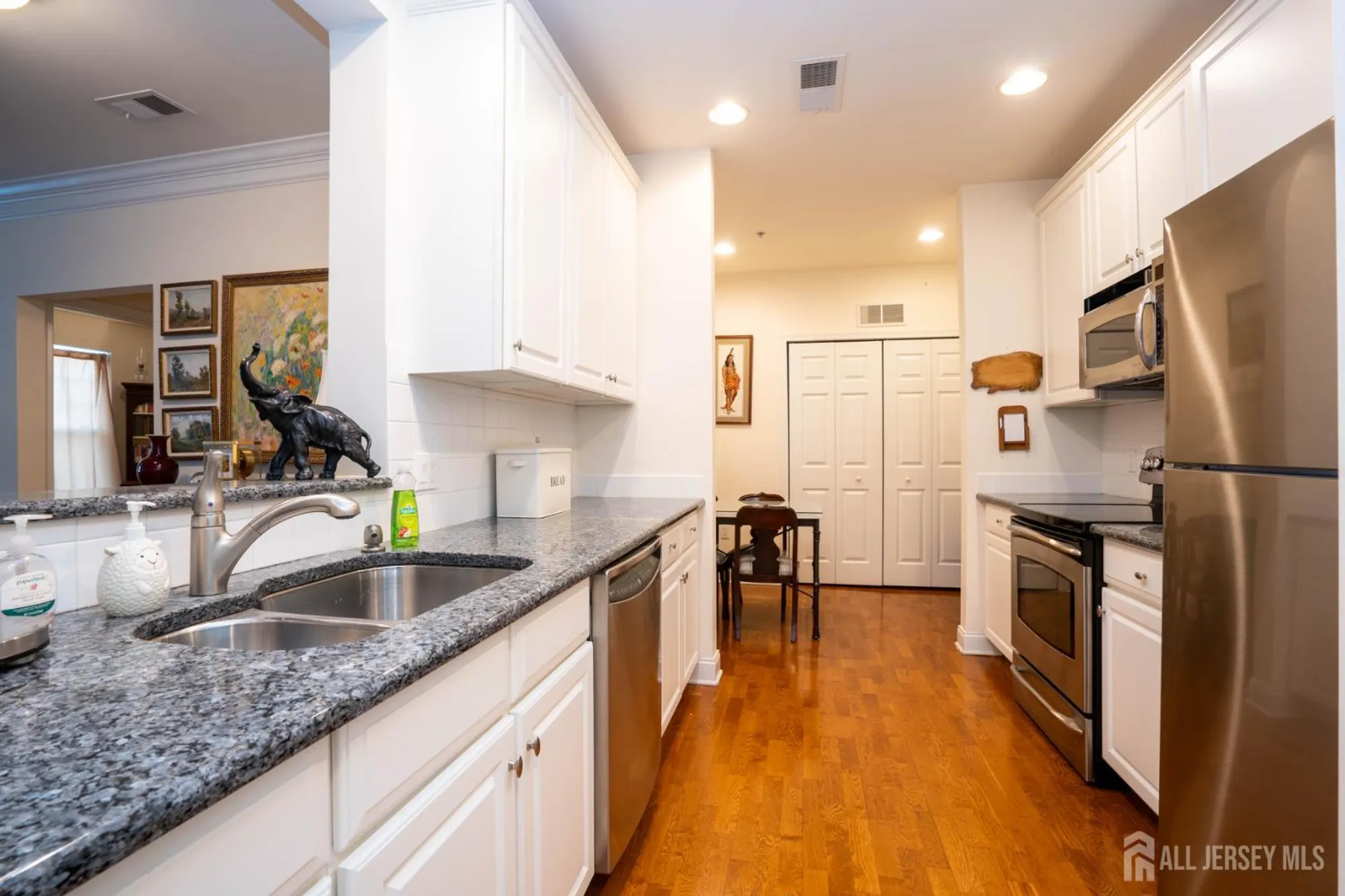Property Slideshow image 4 of 27 | 100 middlesex blvd 140, Plainsboro, NJ, 08536