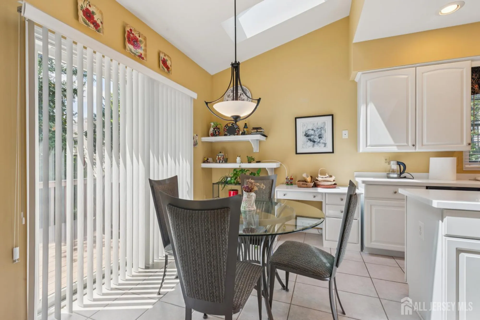 Property Slideshow image 12 of 26 | 12 whitehall rd, Monroe, NJ, 08831