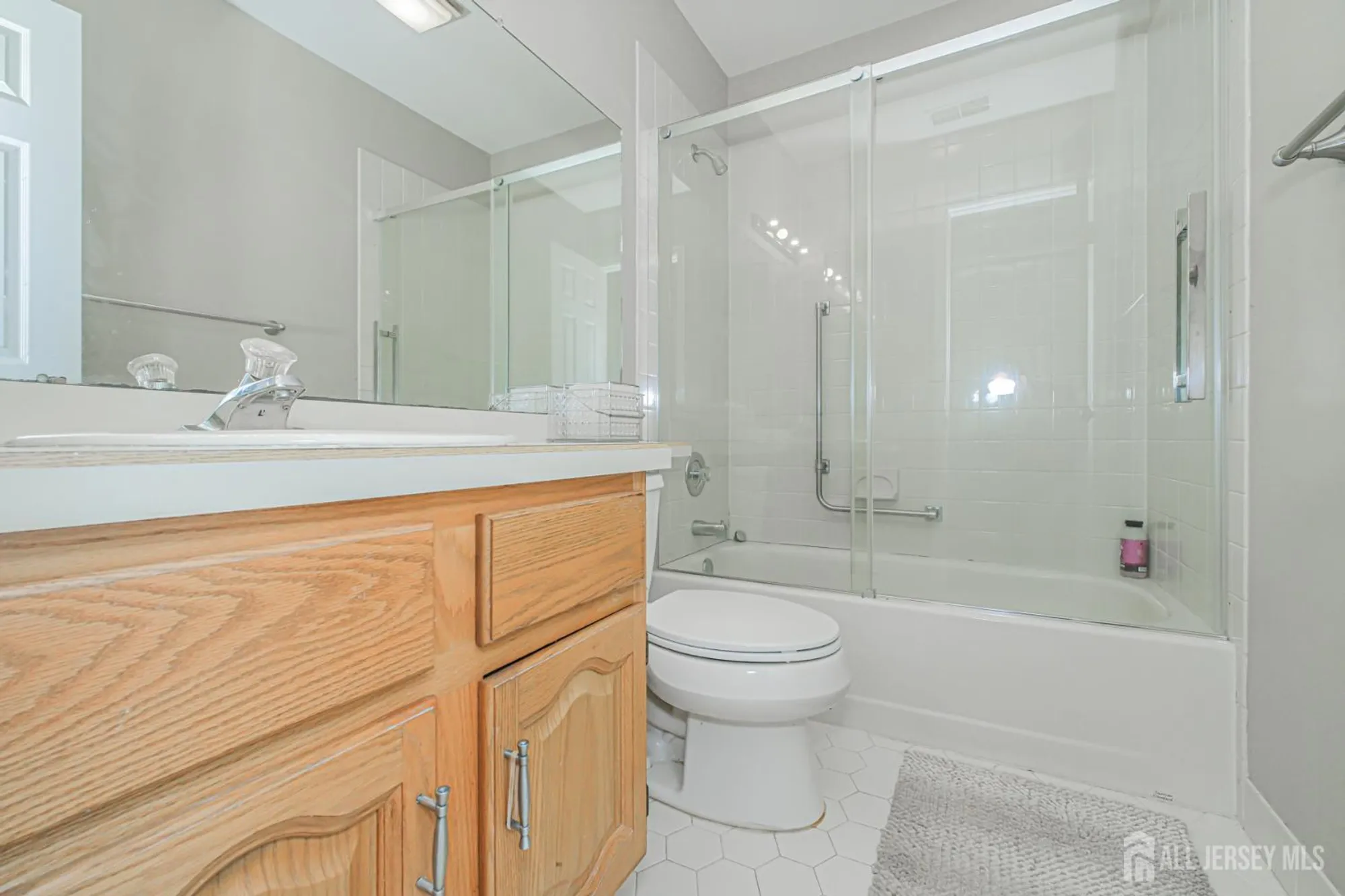 Property Slideshow image 20 of 31 | 43c winthrop rd, Monroe, NJ, 08831