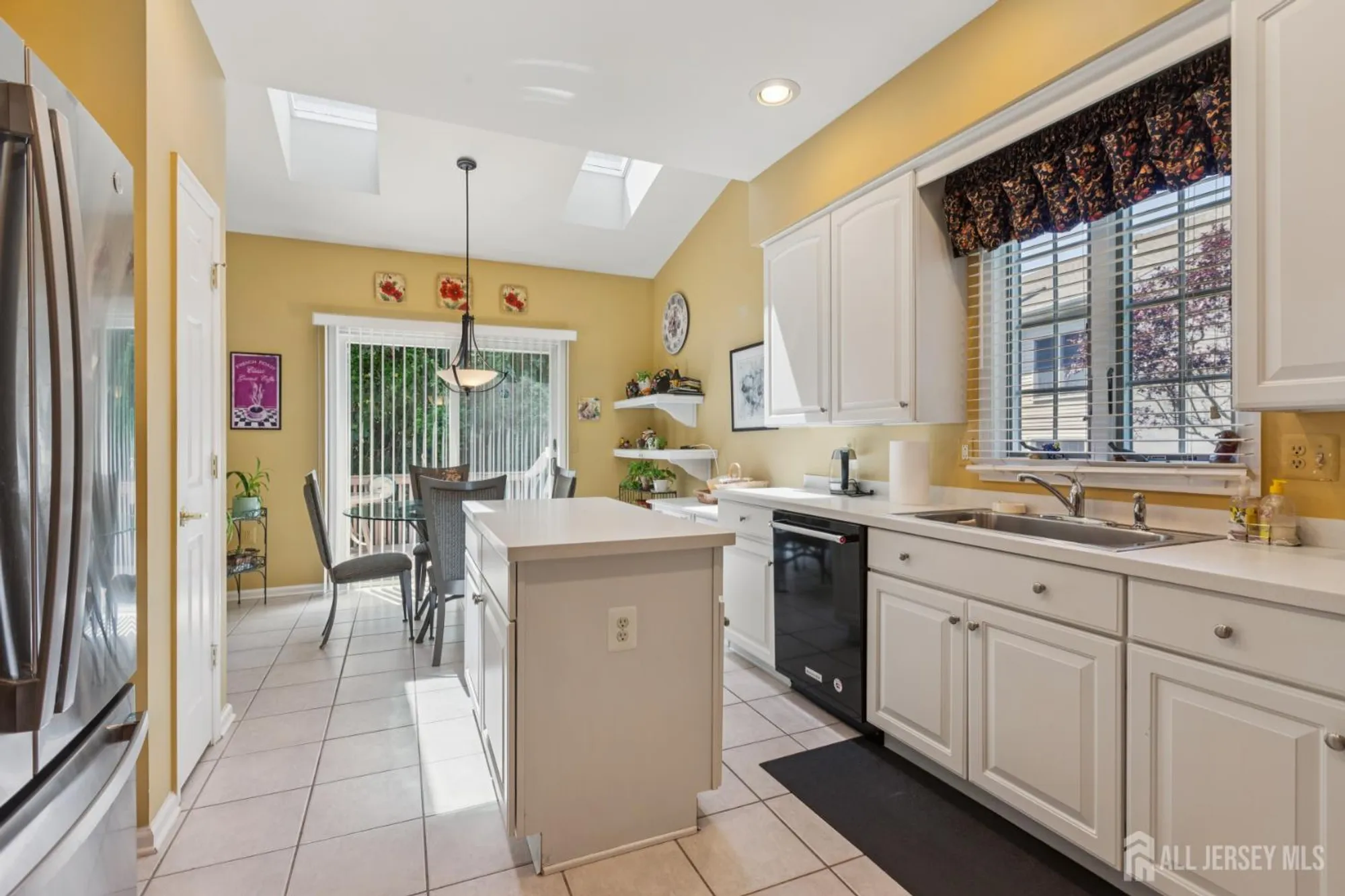 Property Slideshow image 10 of 26 | 12 whitehall rd, Monroe, NJ, 08831