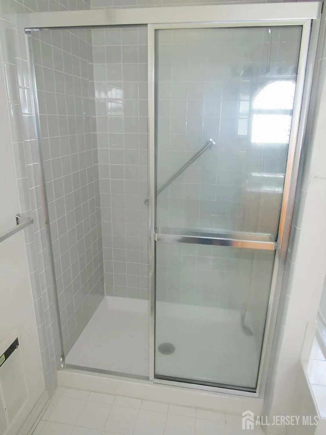 Property Slideshow image 6 of 13 | 44 dawson ln, Monroe, NJ, 08831