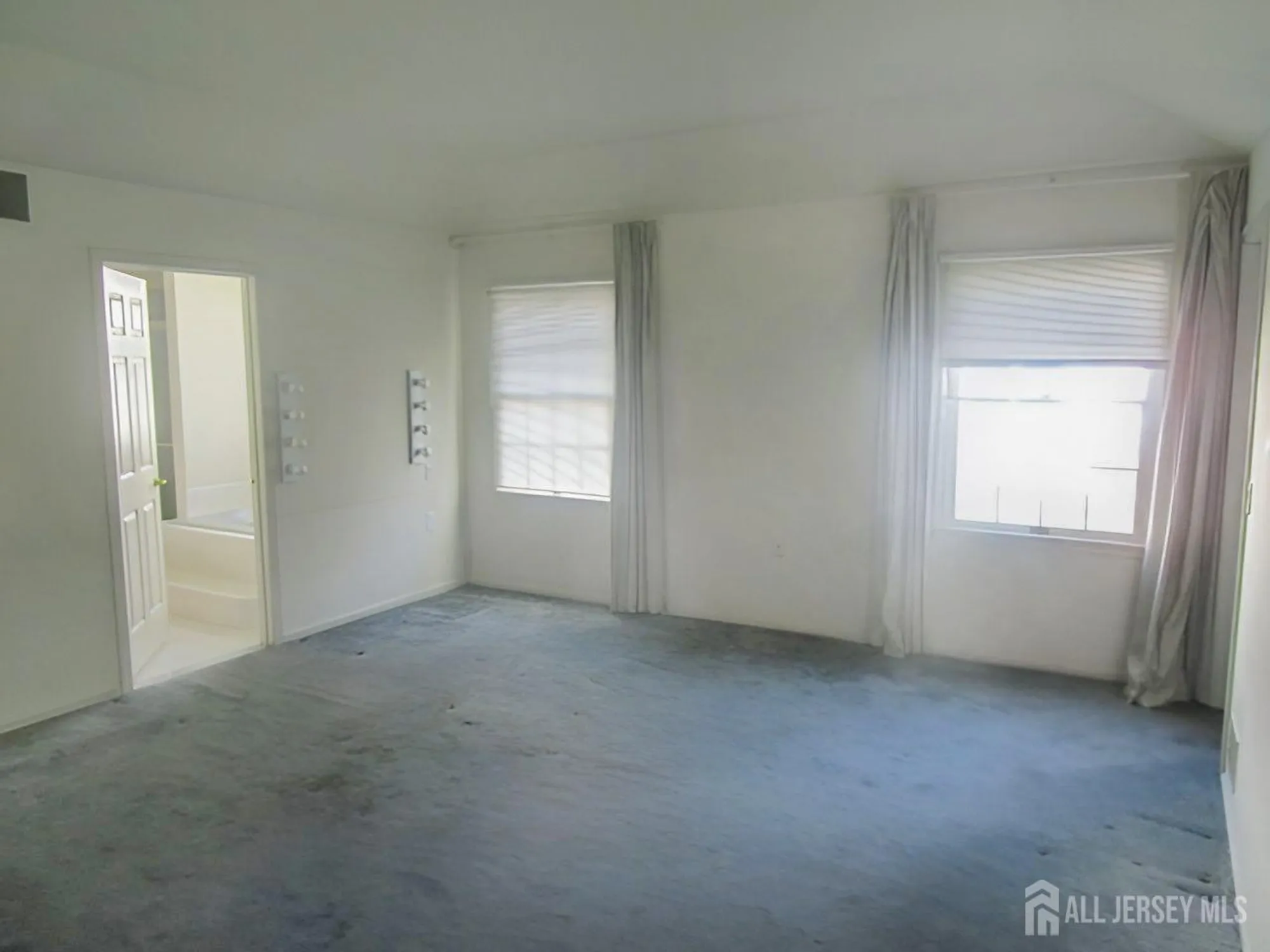 Property Slideshow image 4 of 13 | 44 dawson ln, Monroe, NJ, 08831