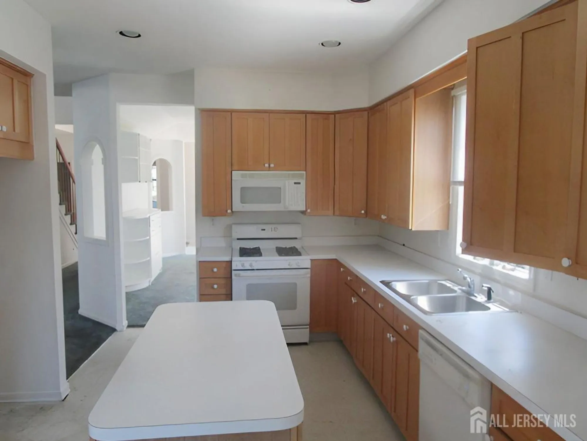 Property Slideshow image 2 of 13 | 44 dawson ln, Monroe, NJ, 08831