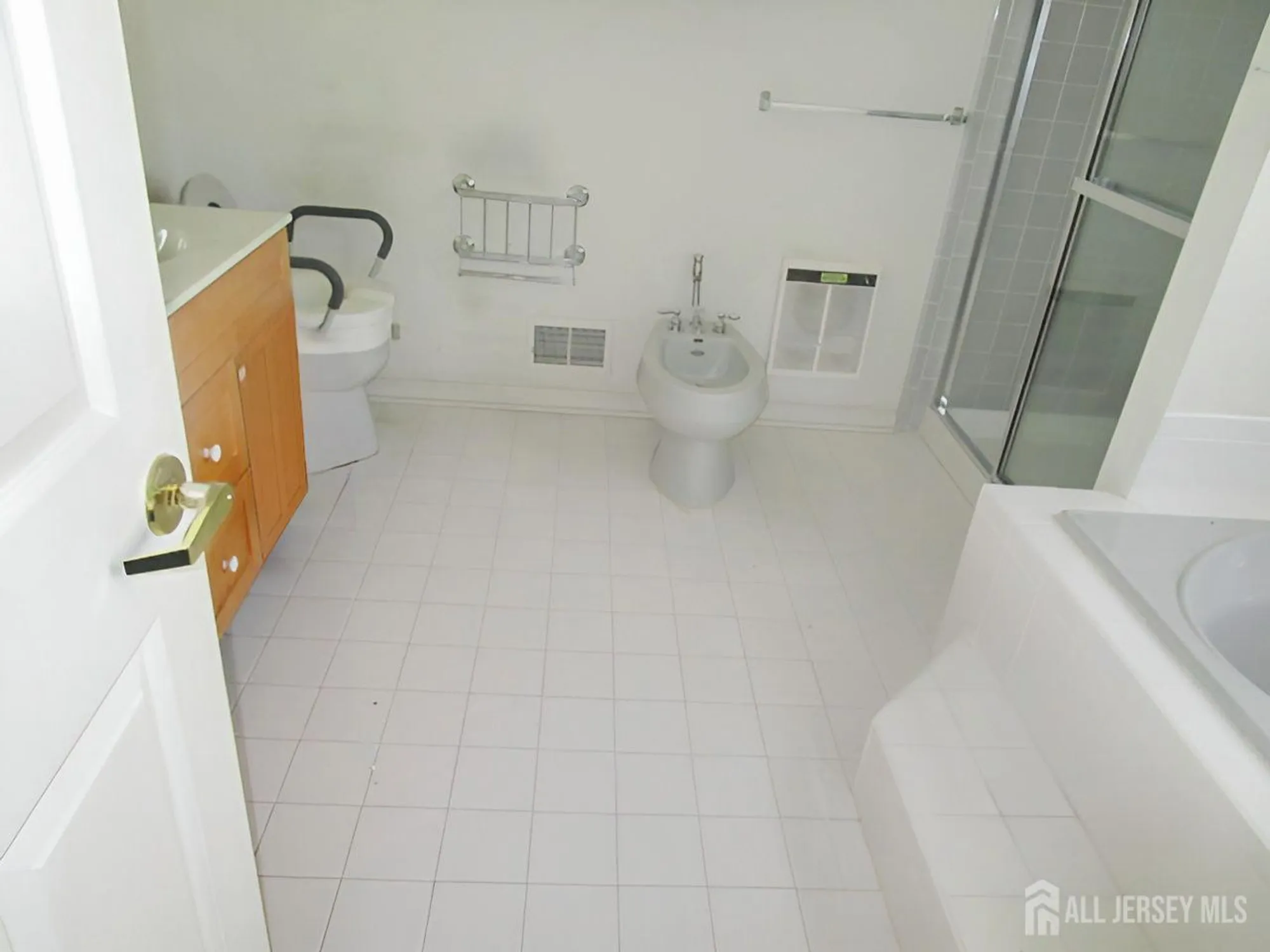 Property Slideshow image 5 of 13 | 44 dawson ln, Monroe, NJ, 08831