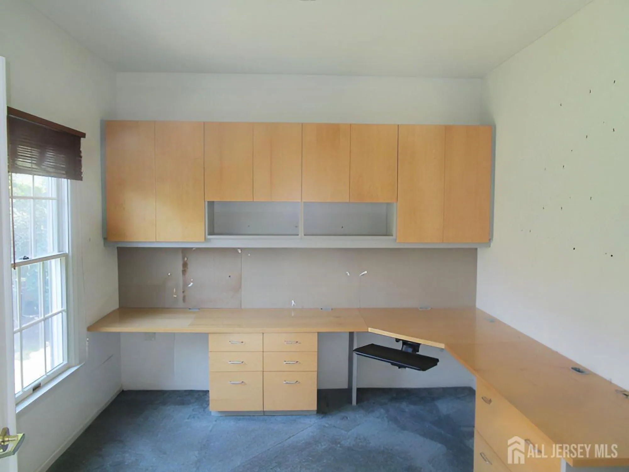 Property Slideshow image 10 of 13 | 44 dawson ln, Monroe, NJ, 08831