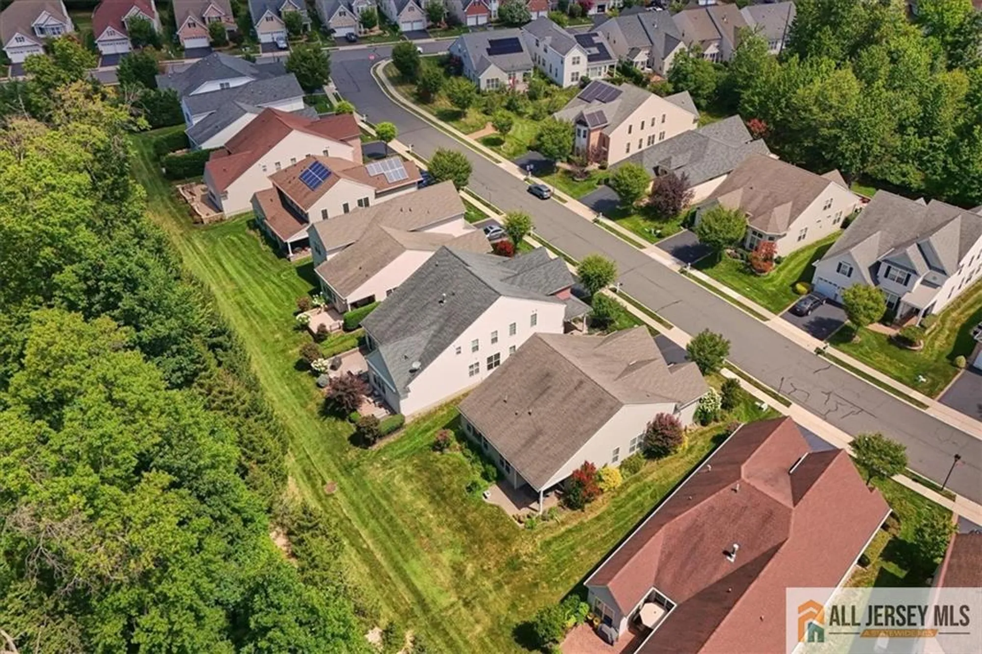 Property Slideshow image 38 of 52 | 14 hardwick dr, Kendall Park, NJ, 08824