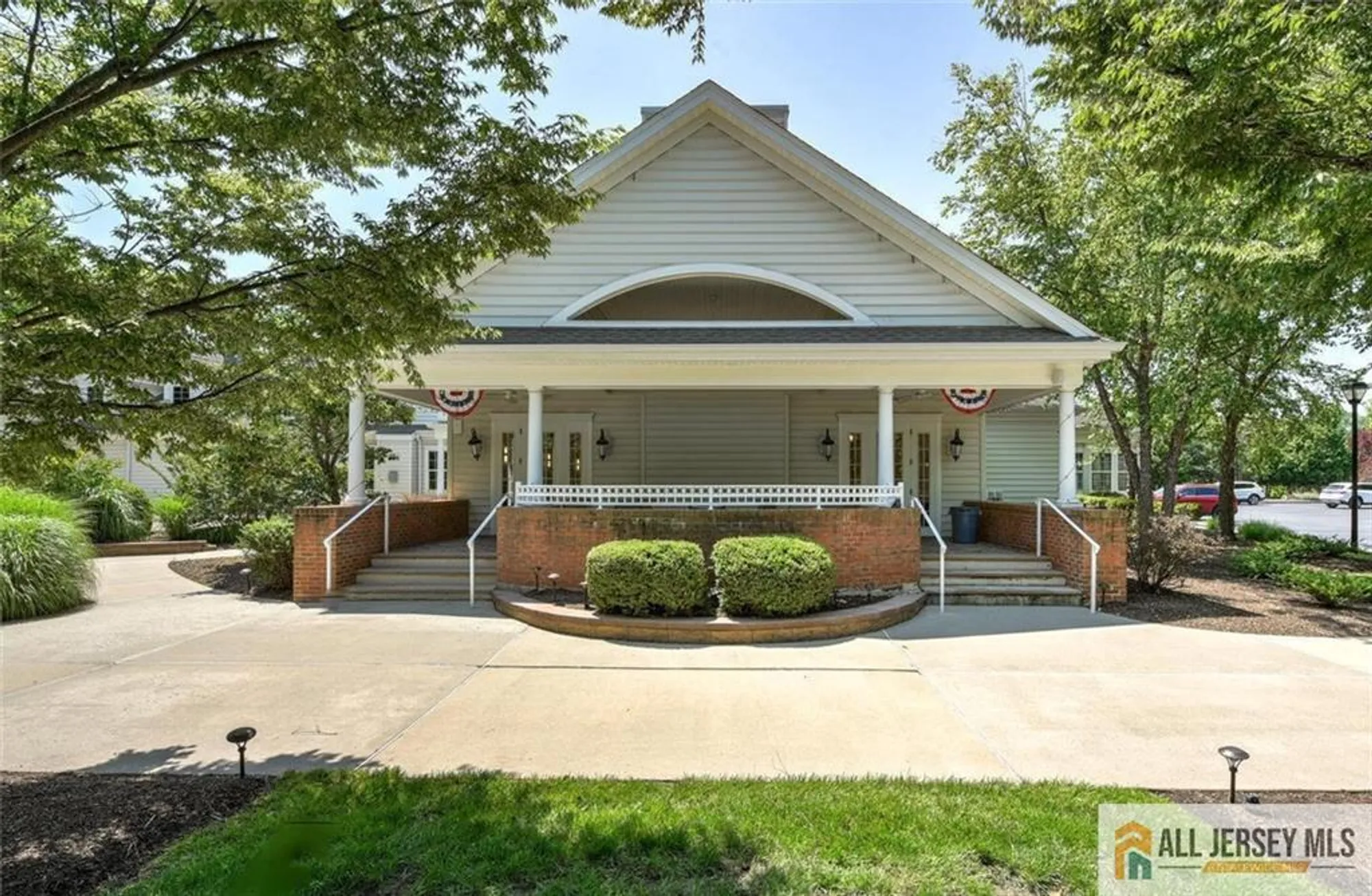 Property Slideshow image 48 of 52 | 14 hardwick dr, Kendall Park, NJ, 08824