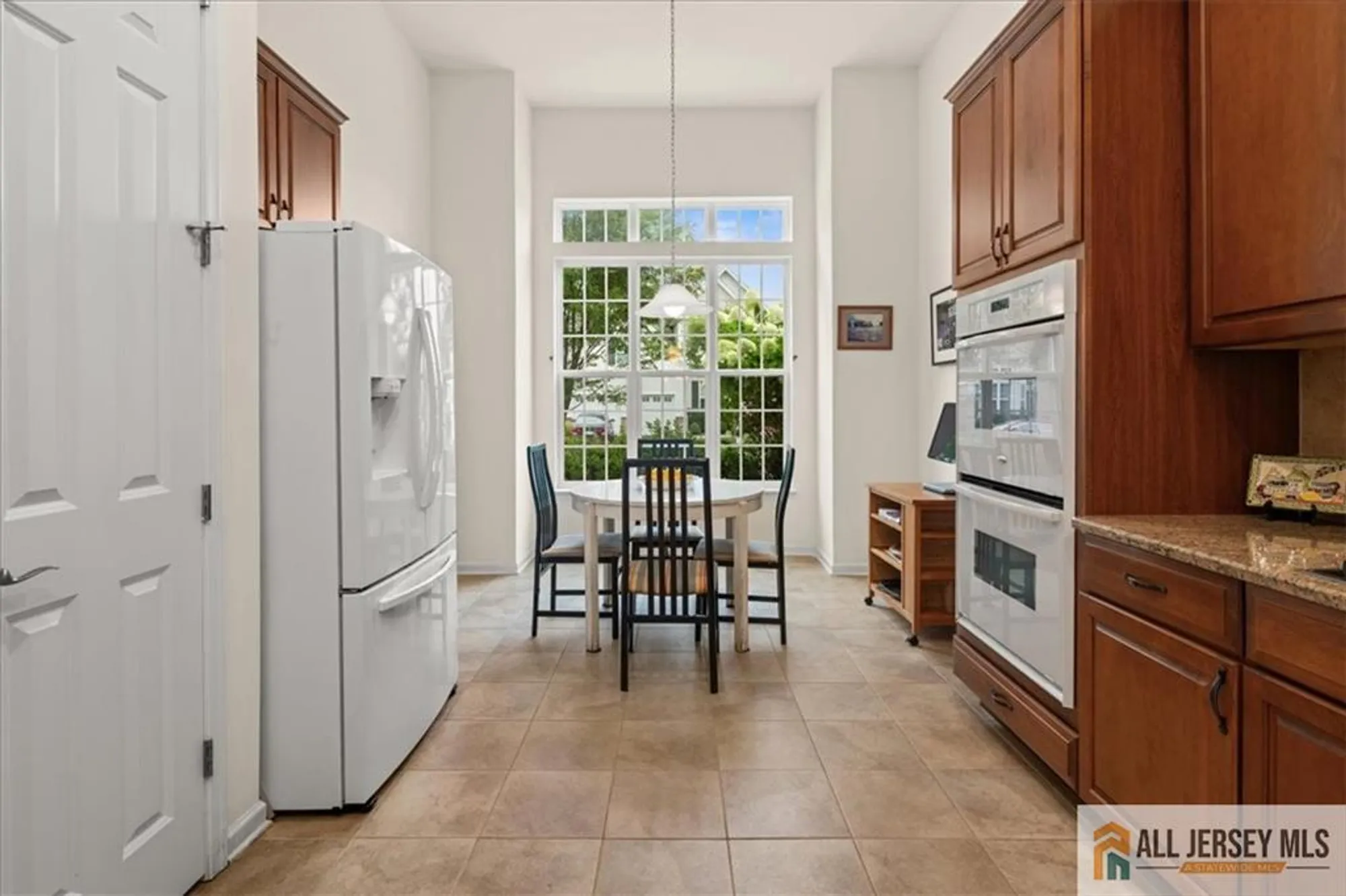 Property Slideshow image 5 of 52 | 14 hardwick dr, Kendall Park, NJ, 08824