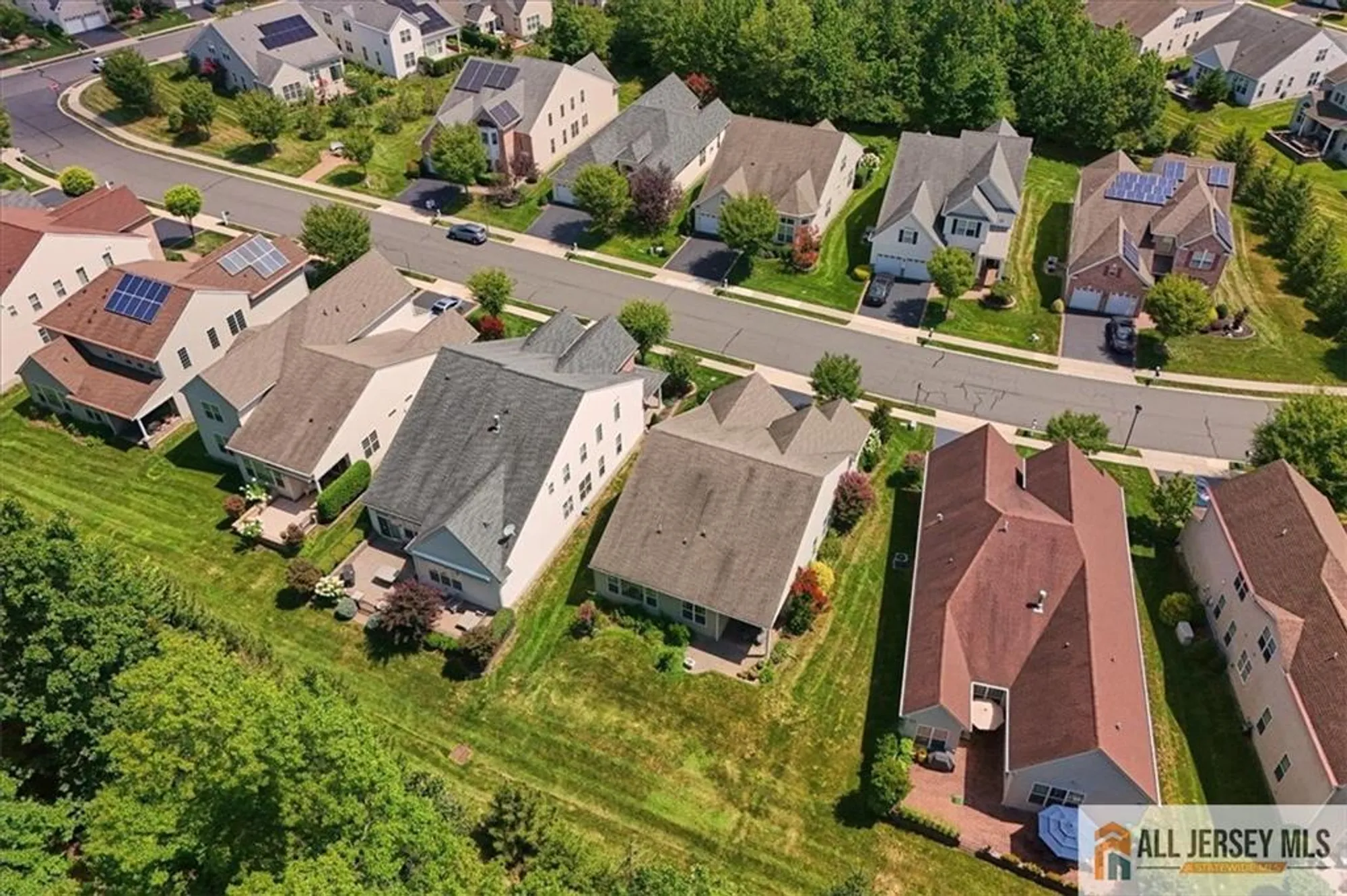 Property Slideshow image 35 of 52 | 14 hardwick dr, Kendall Park, NJ, 08824