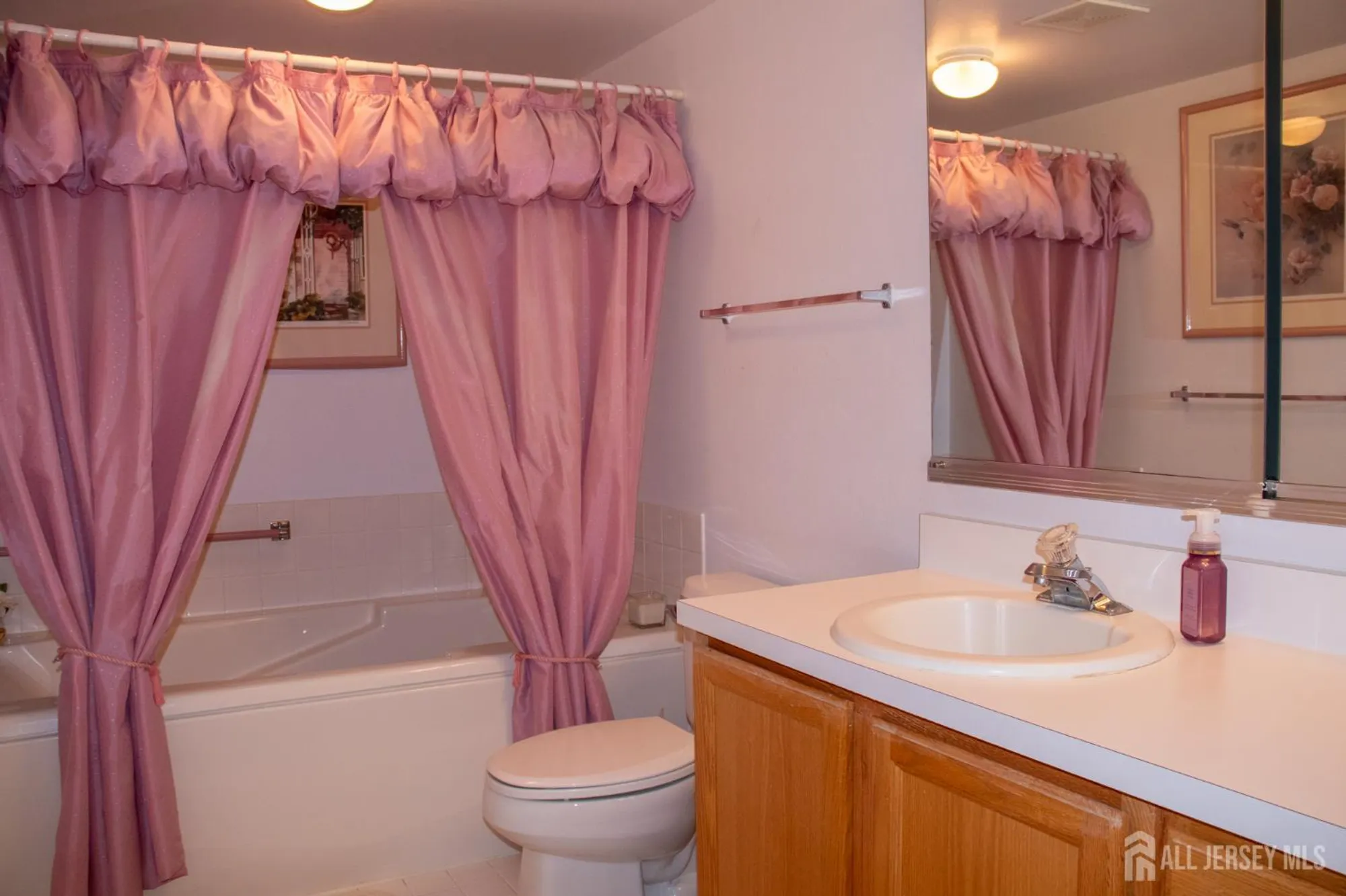 Property Slideshow image 23 of 37 | 267 nighthawk dr, Monroe, NJ, 08831