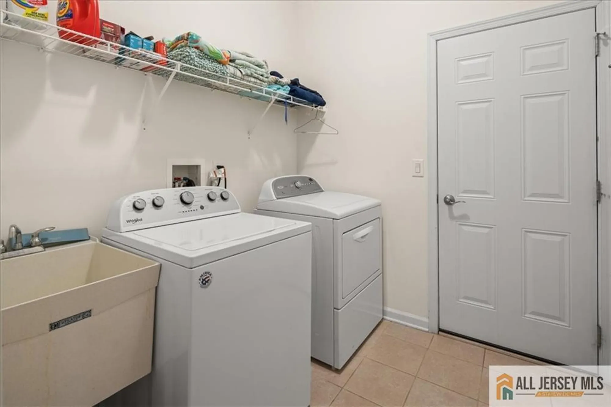 Property Slideshow image 27 of 52 | 14 hardwick dr, Kendall Park, NJ, 08824