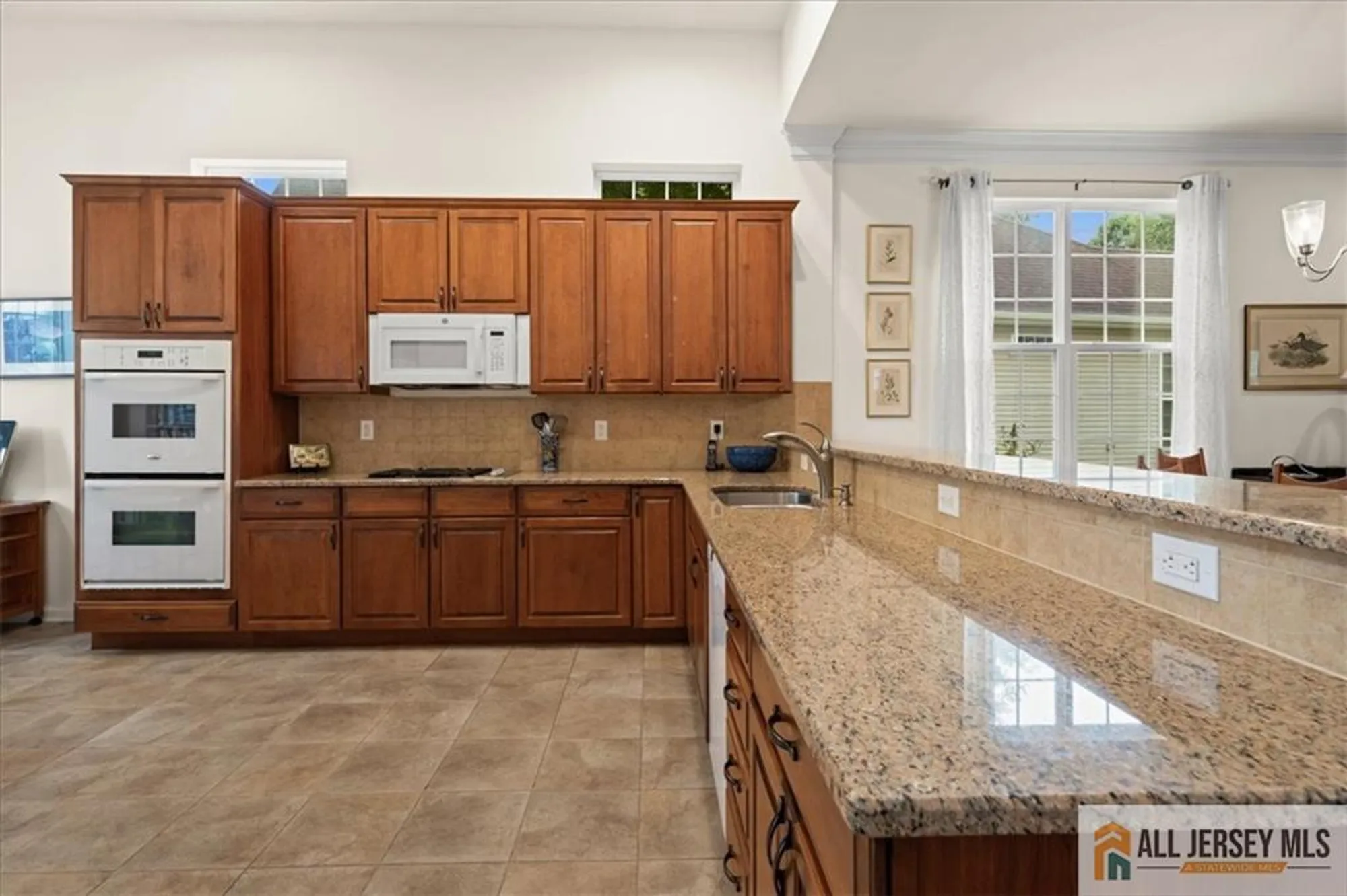 Property Slideshow image 4 of 52 | 14 hardwick dr, Kendall Park, NJ, 08824