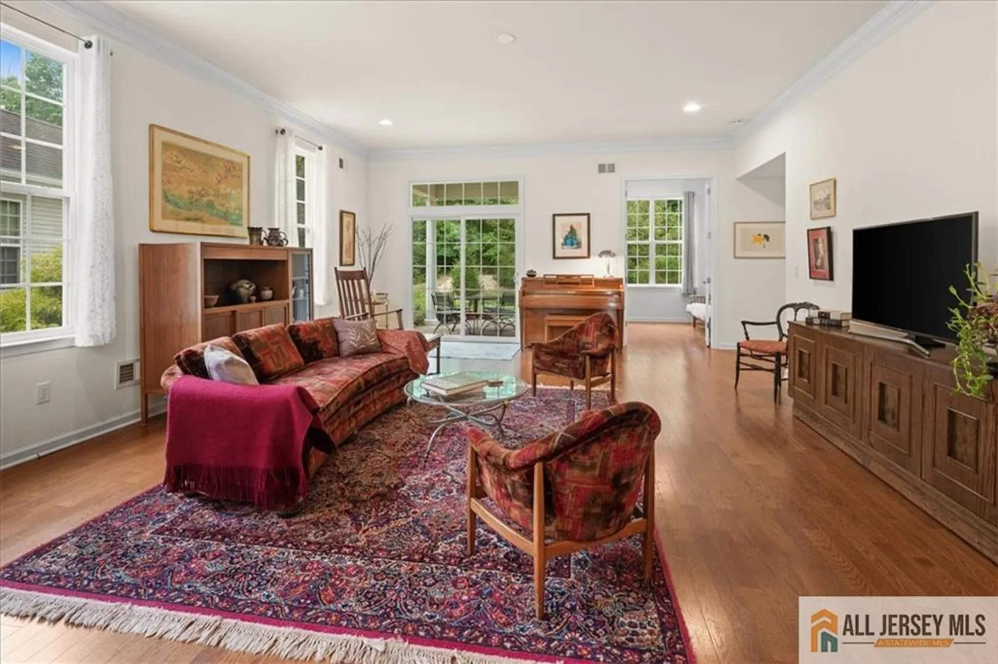 Property Slideshow image 10 of 52 | 14 hardwick dr, Kendall Park, NJ, 08824