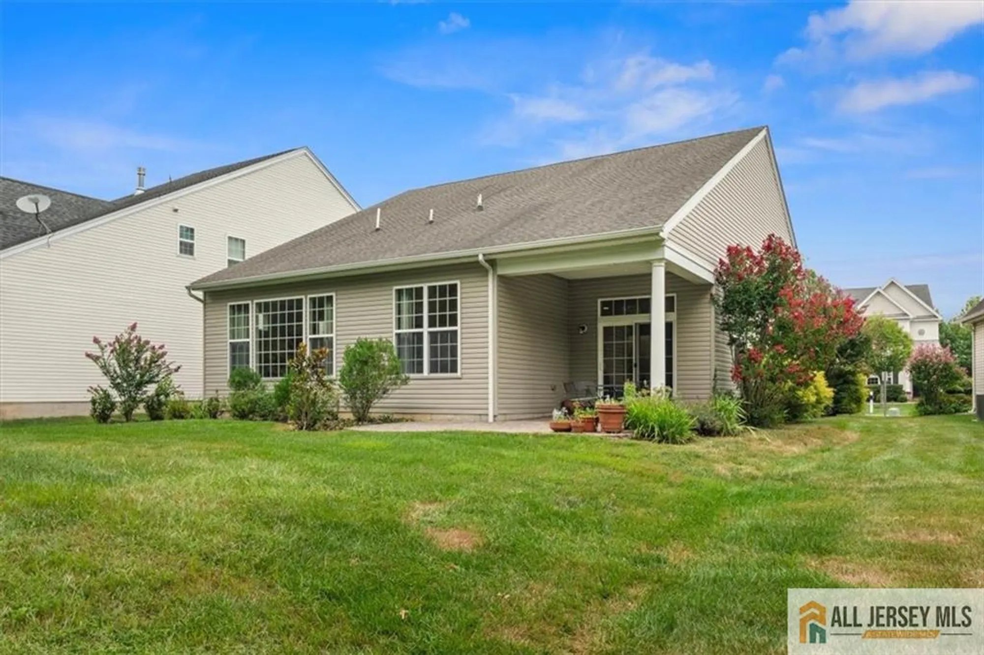 Property Slideshow image 30 of 52 | 14 hardwick dr, Kendall Park, NJ, 08824