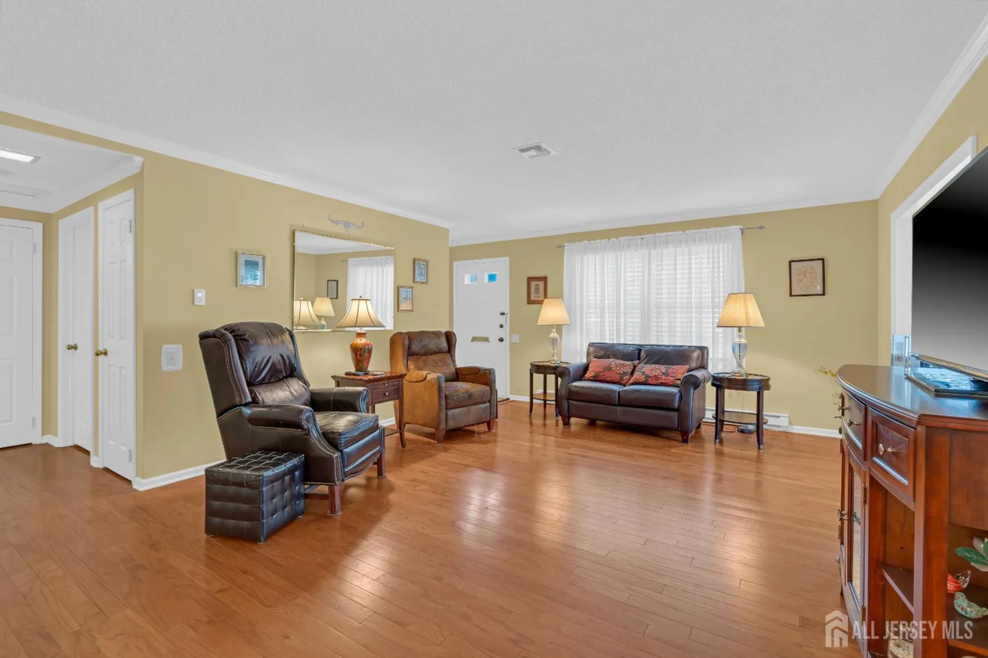 Property Slideshow image 4 of 22 | 335b old nassau rd, Monroe, NJ, 08831