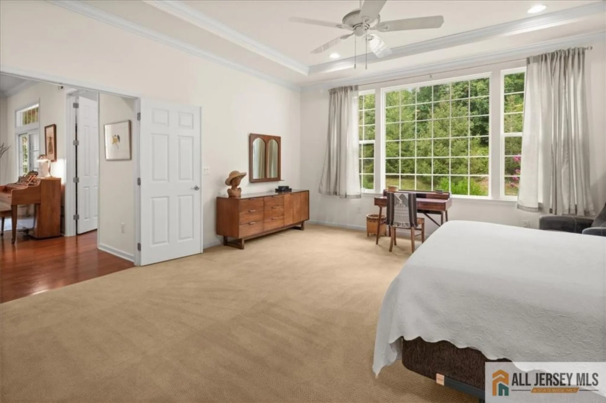 Property Slideshow image 21 of 52 | 14 hardwick dr, Kendall Park, NJ, 08824