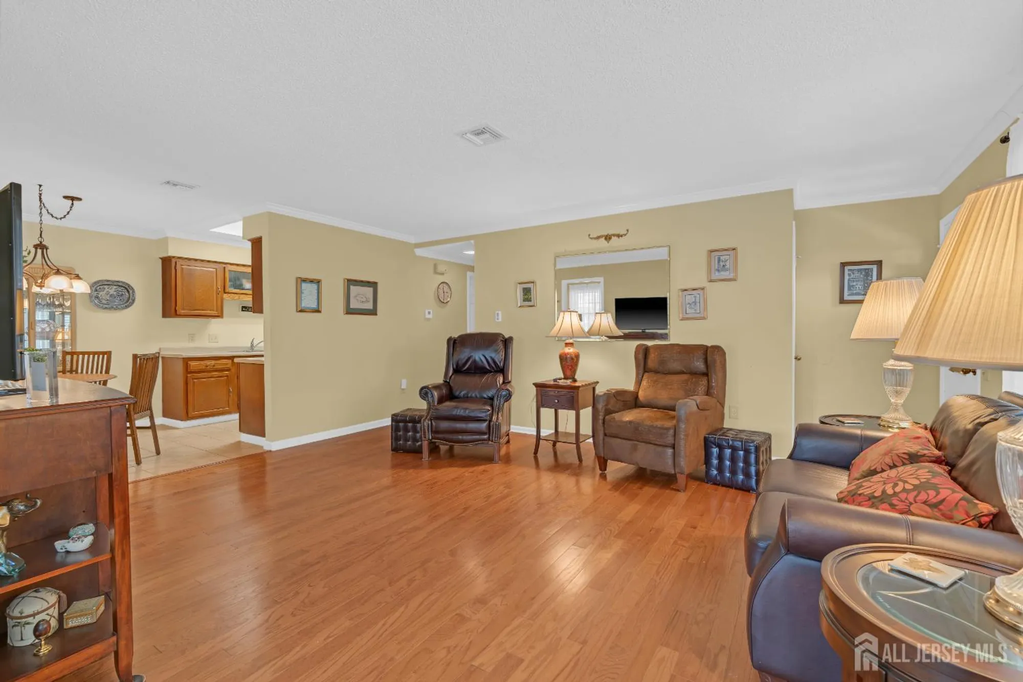 Property Slideshow image 5 of 22 | 335b old nassau rd, Monroe, NJ, 08831