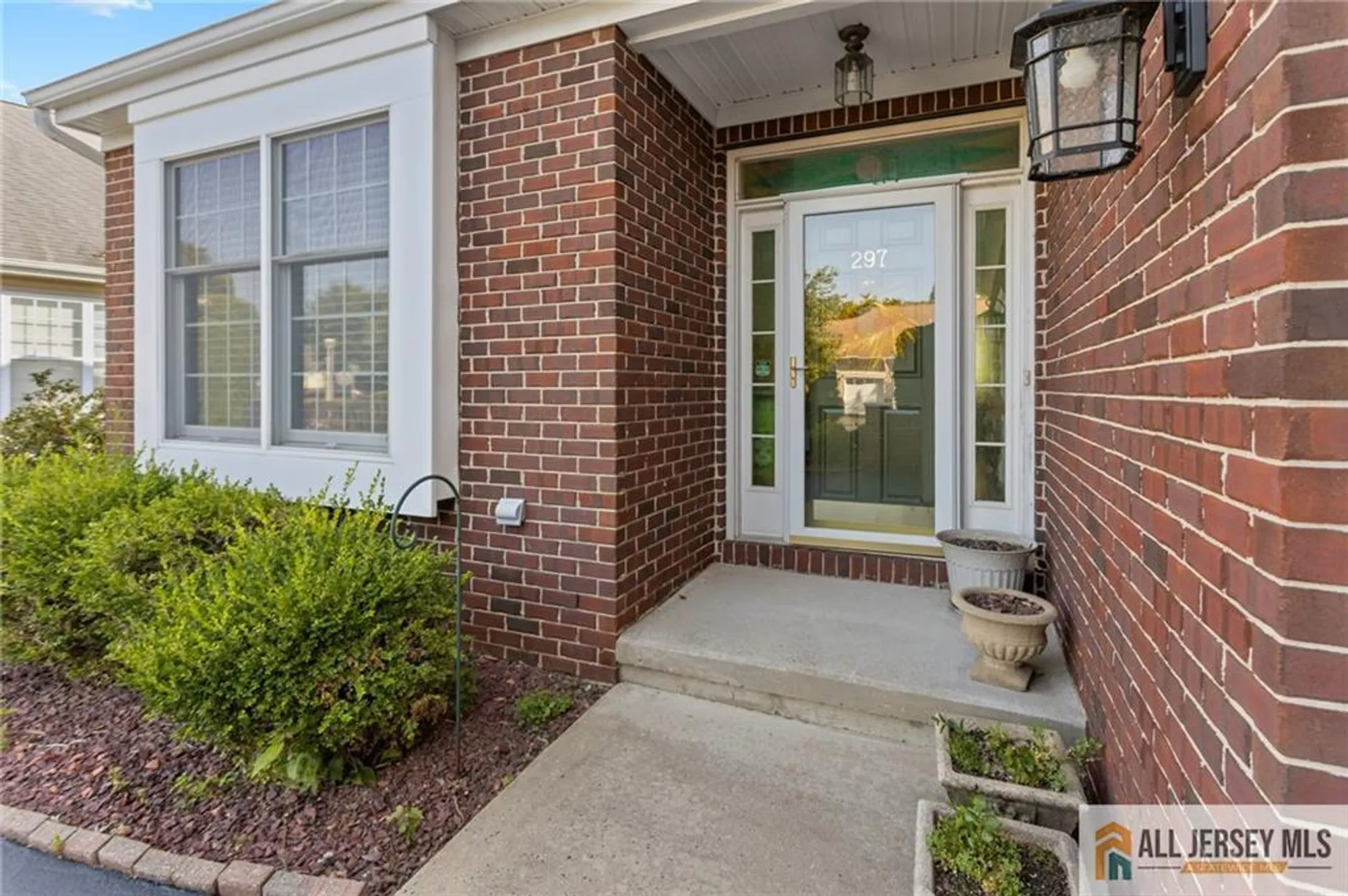 Property Slideshow image 4 of 37 | 297 heather way # 297, Monroe, NJ, 08831