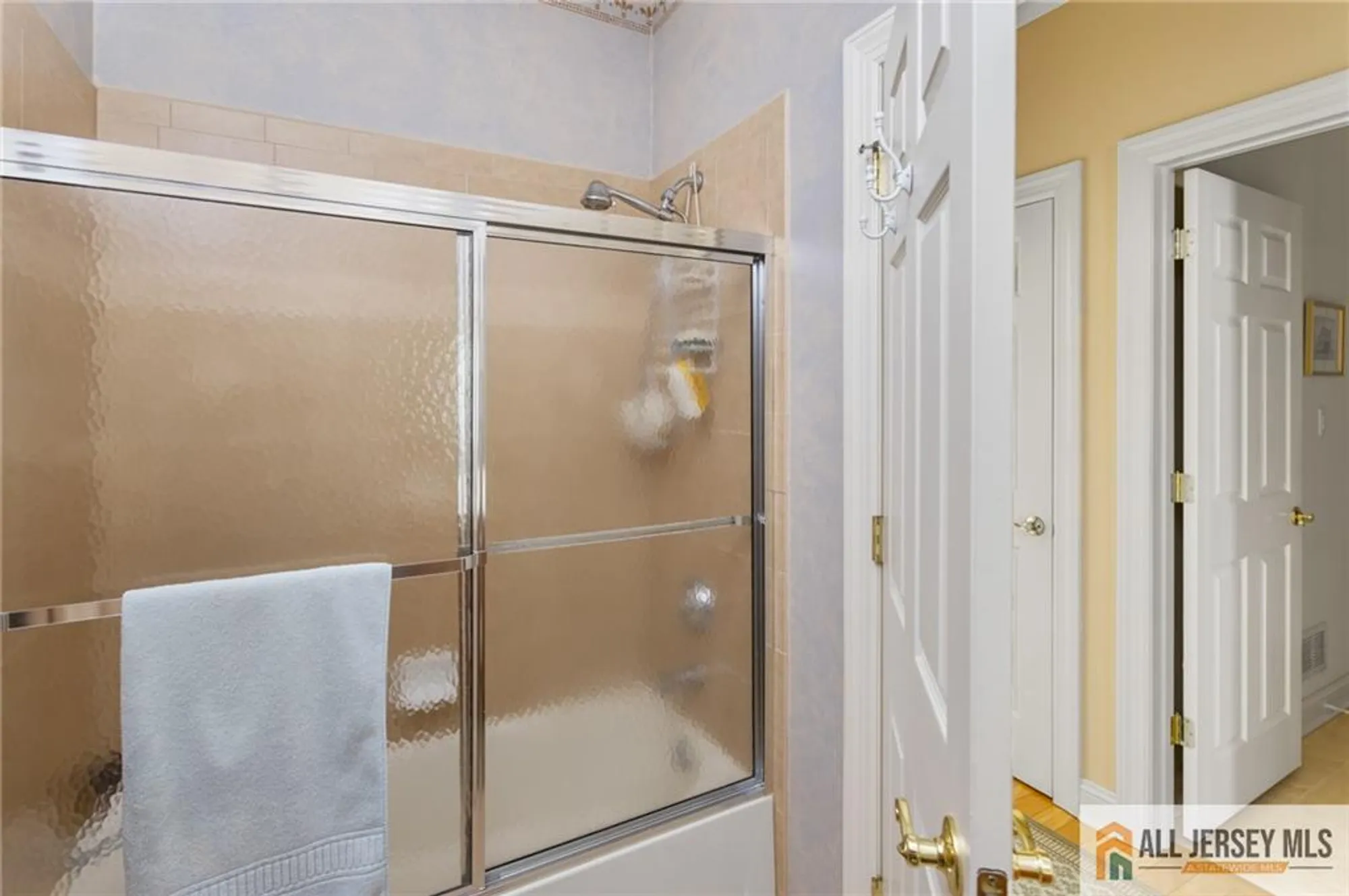 Property Slideshow image 32 of 37 | 297 heather way # 297, Monroe, NJ, 08831
