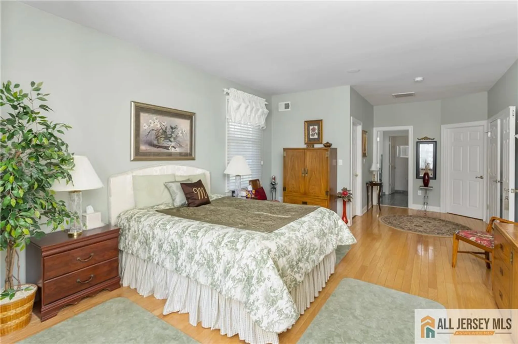 Property Slideshow image 24 of 37 | 297 heather way # 297, Monroe, NJ, 08831