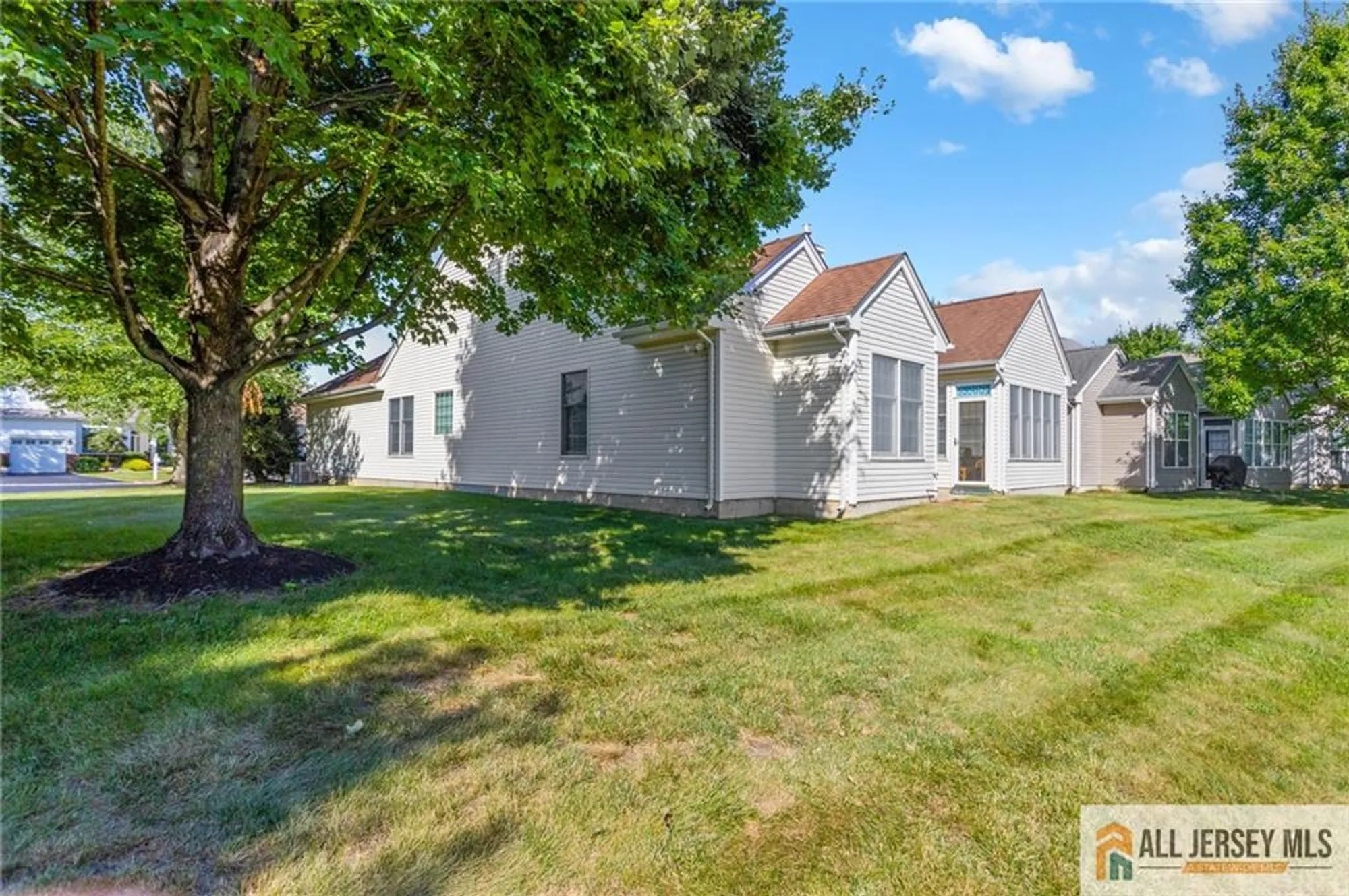 Property Slideshow image 35 of 37 | 297 heather way # 297, Monroe, NJ, 08831