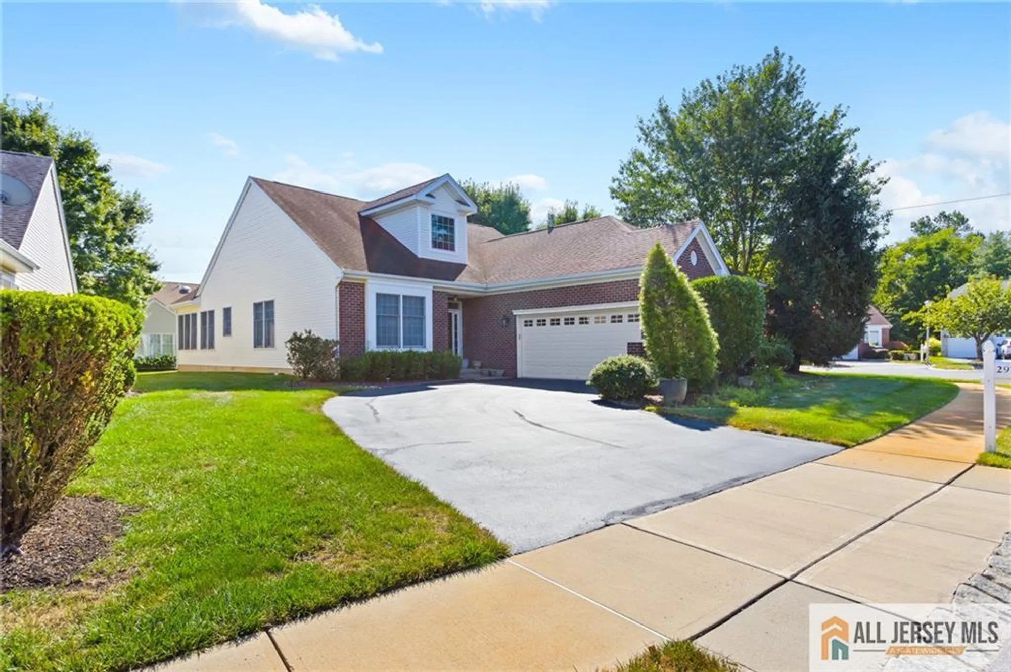 Property Slideshow image 1 of 37 | 297 heather way # 297, Monroe, NJ, 08831