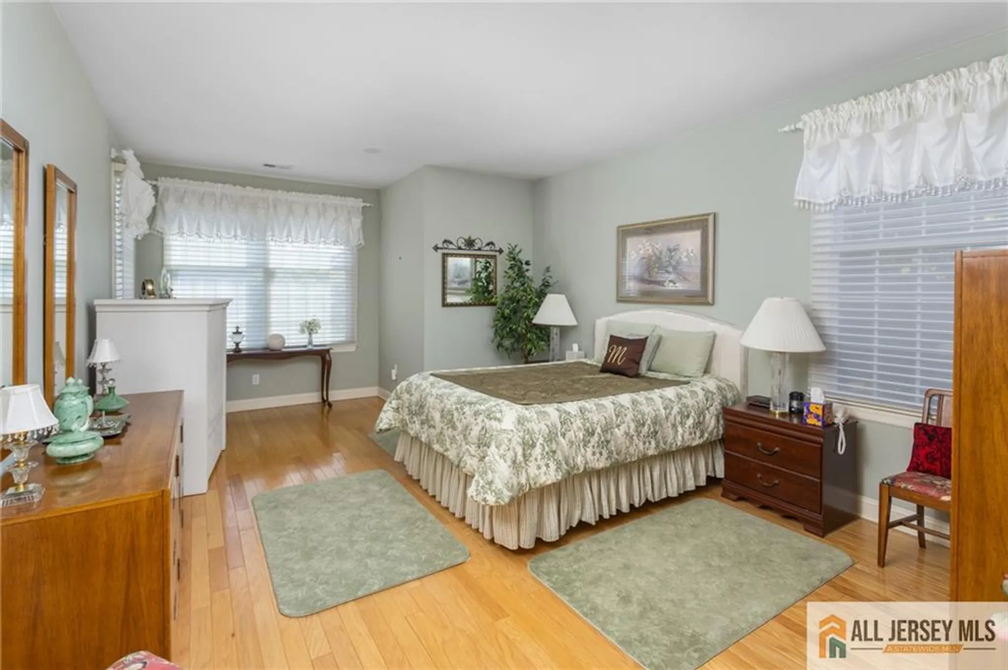 Property Slideshow image 23 of 37 | 297 heather way # 297, Monroe, NJ, 08831