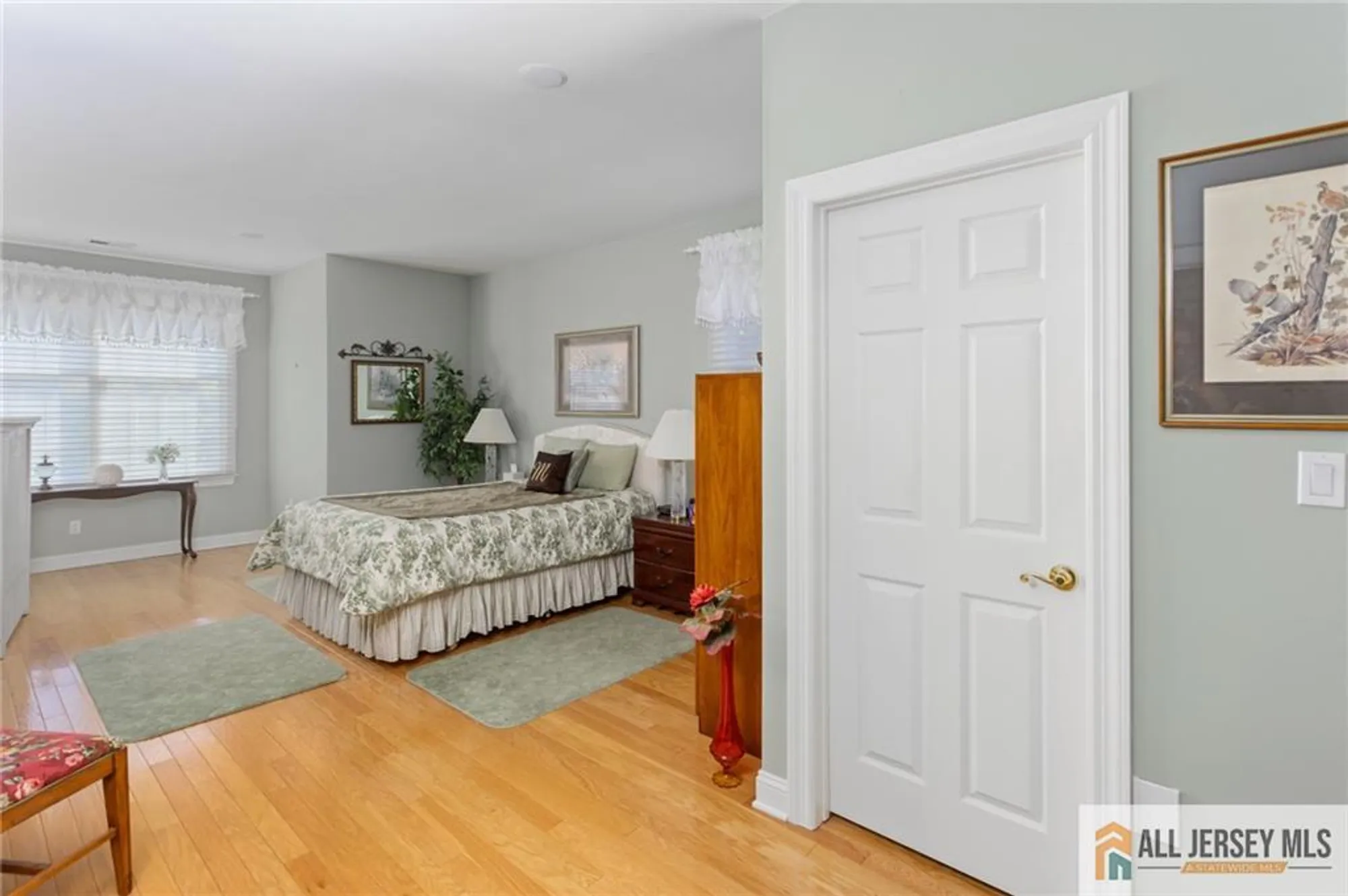 Property Slideshow image 22 of 37 | 297 heather way # 297, Monroe, NJ, 08831