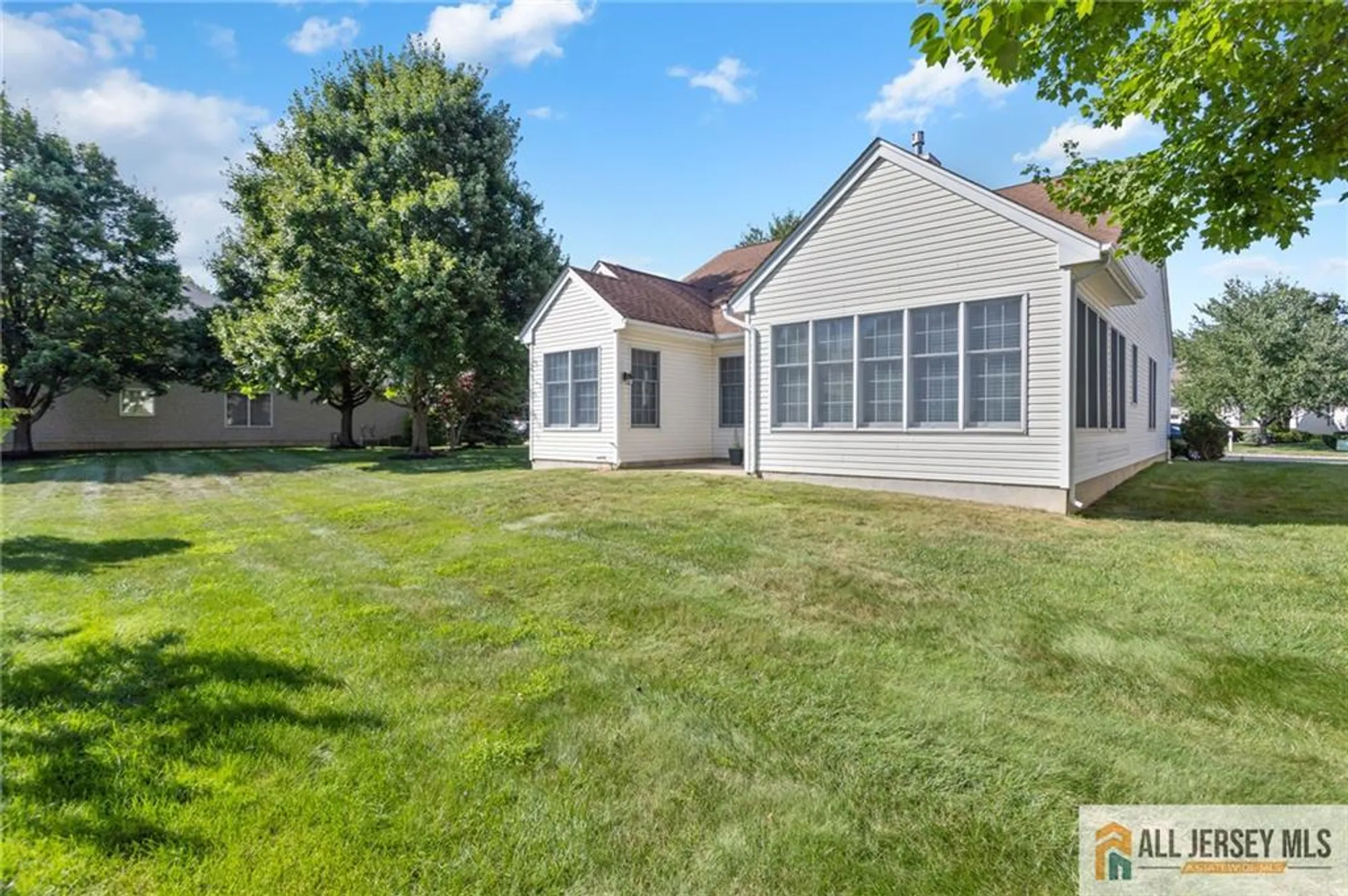 Property Slideshow image 36 of 37 | 297 heather way # 297, Monroe, NJ, 08831