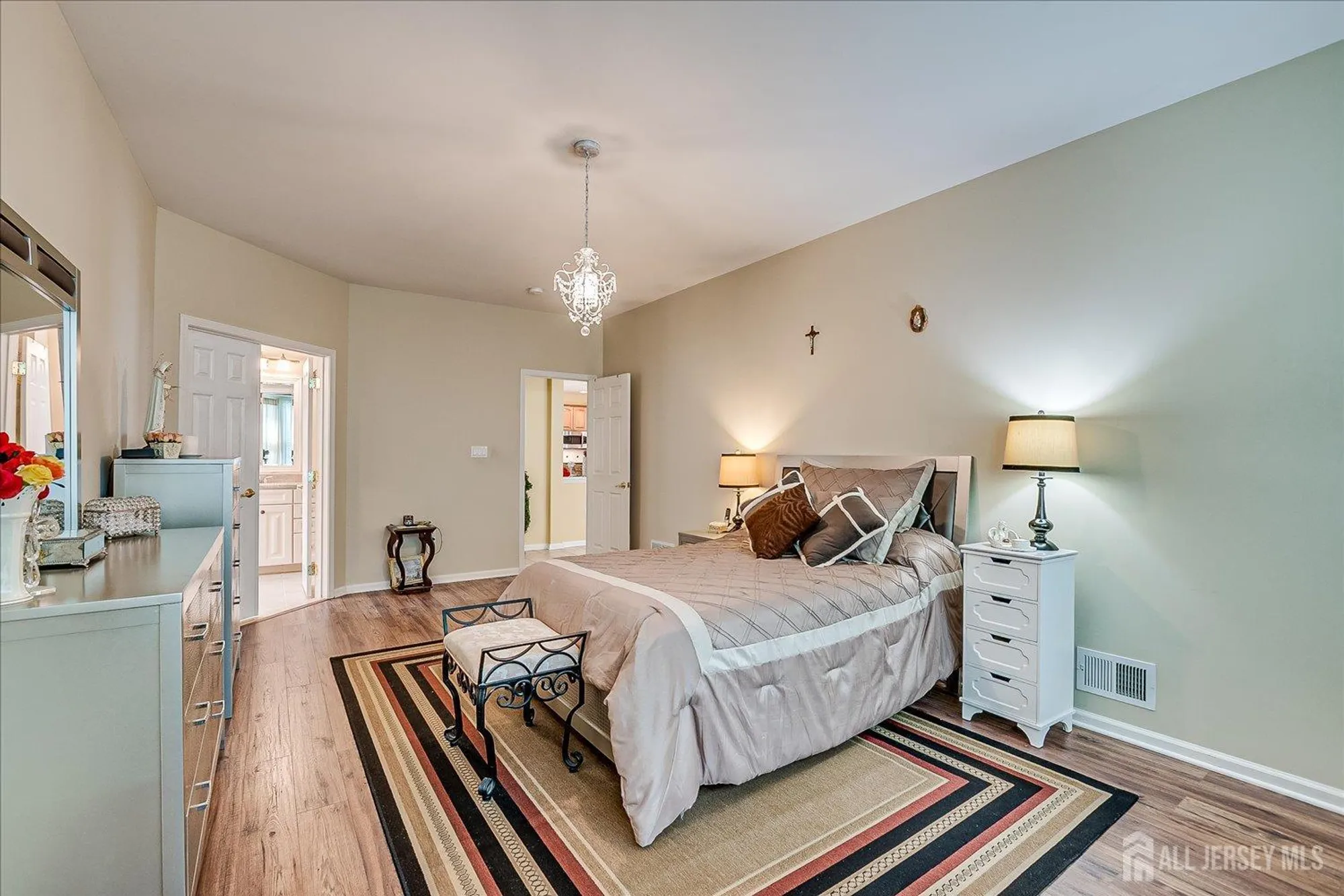 Property Slideshow image 25 of 52 | 22 silver charm rd, Manalapan, NJ, 07726