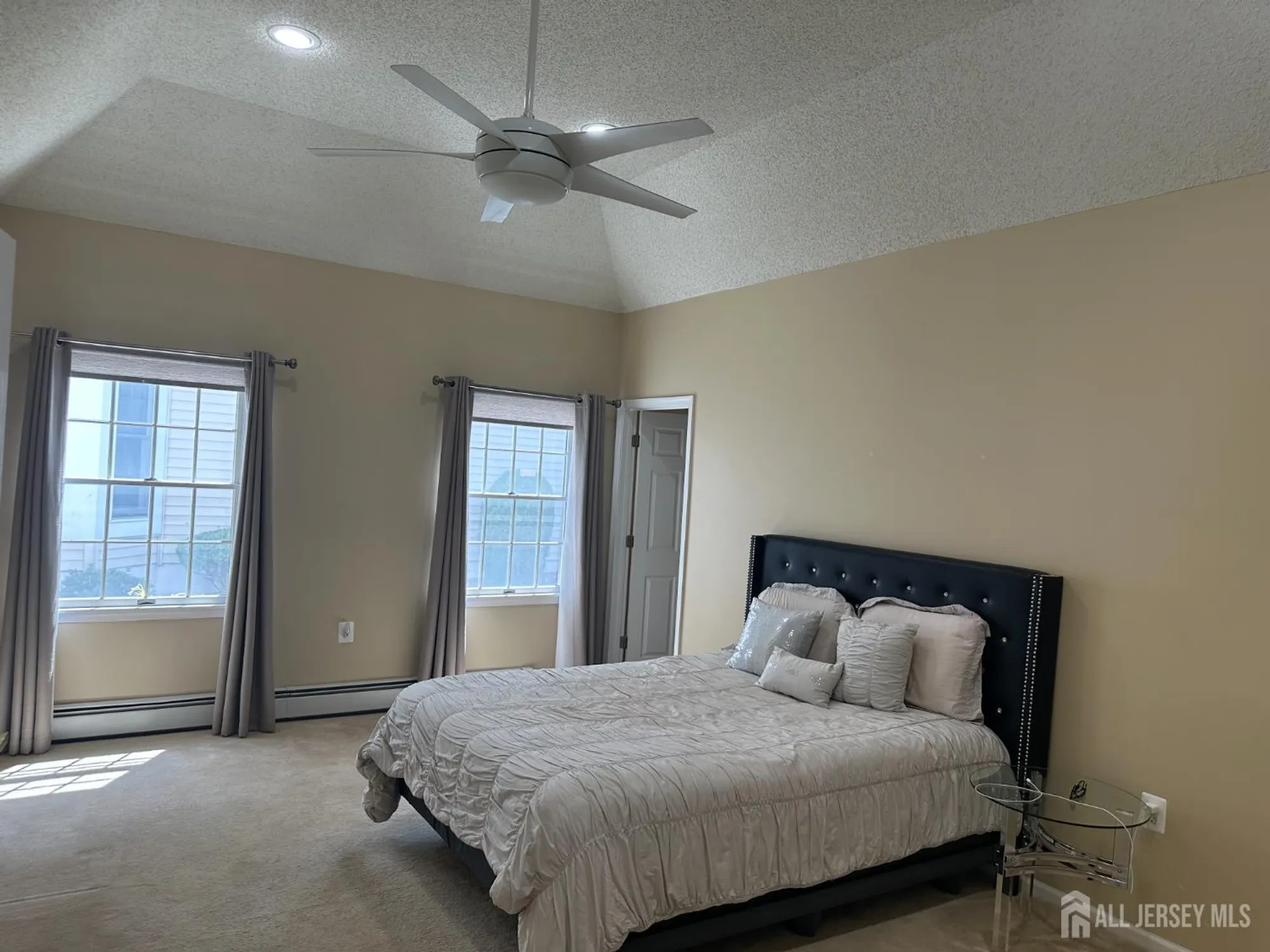 Property Slideshow image 8 of 21 | 31 sherwood dr, Monroe, NJ, 08831