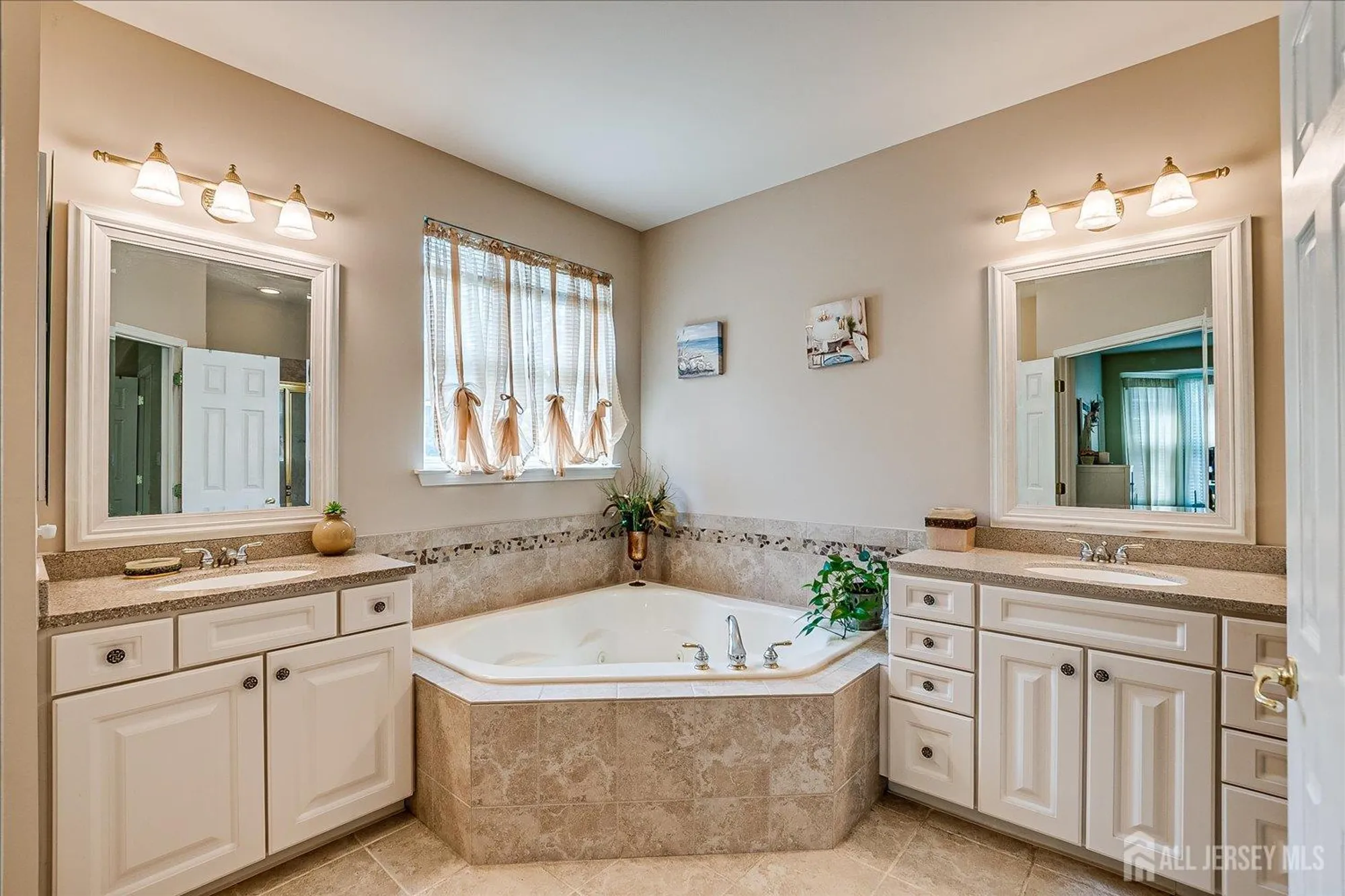 Property Slideshow image 26 of 52 | 22 silver charm rd, Manalapan, NJ, 07726