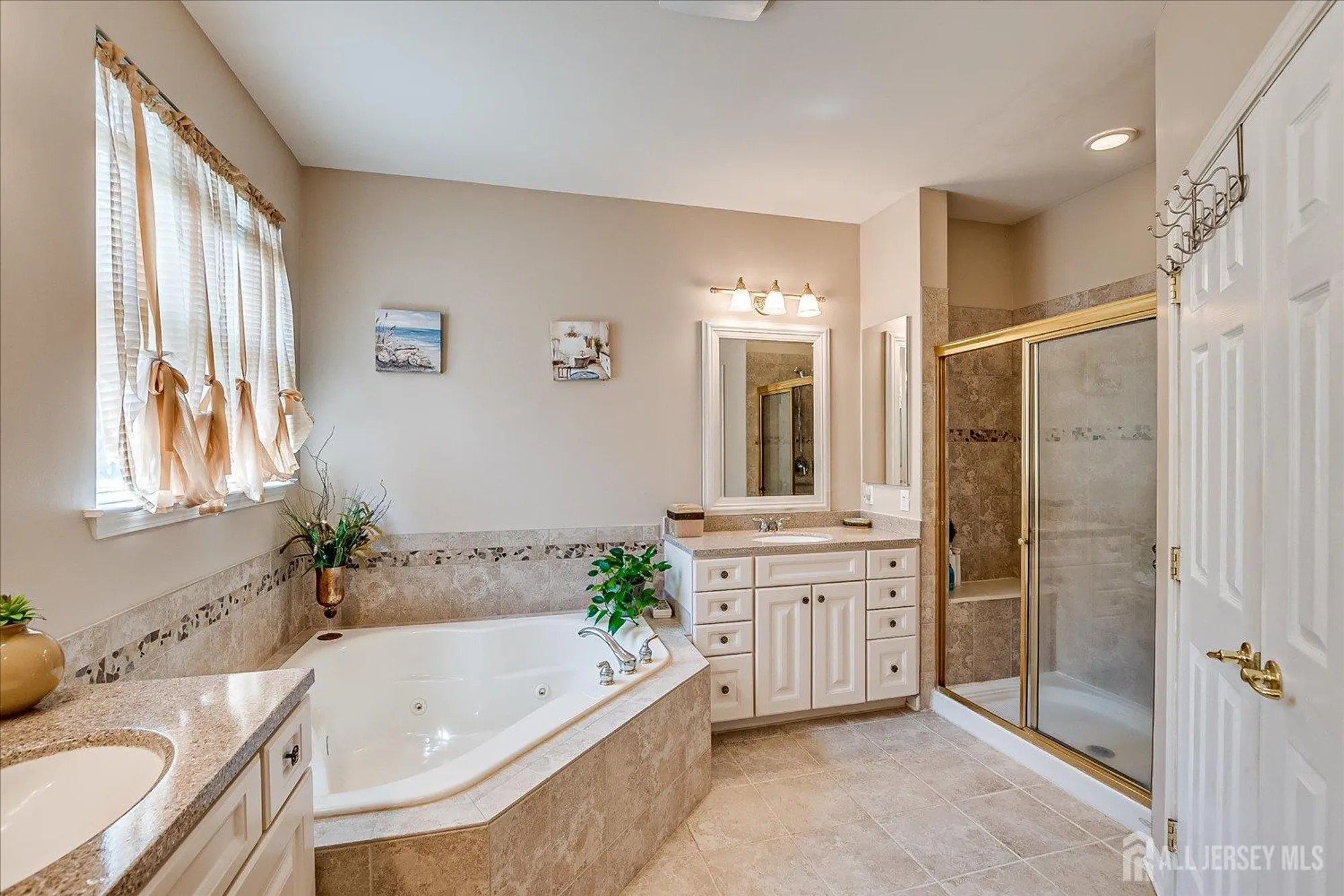 Property Slideshow image 27 of 52 | 22 silver charm rd, Manalapan, NJ, 07726